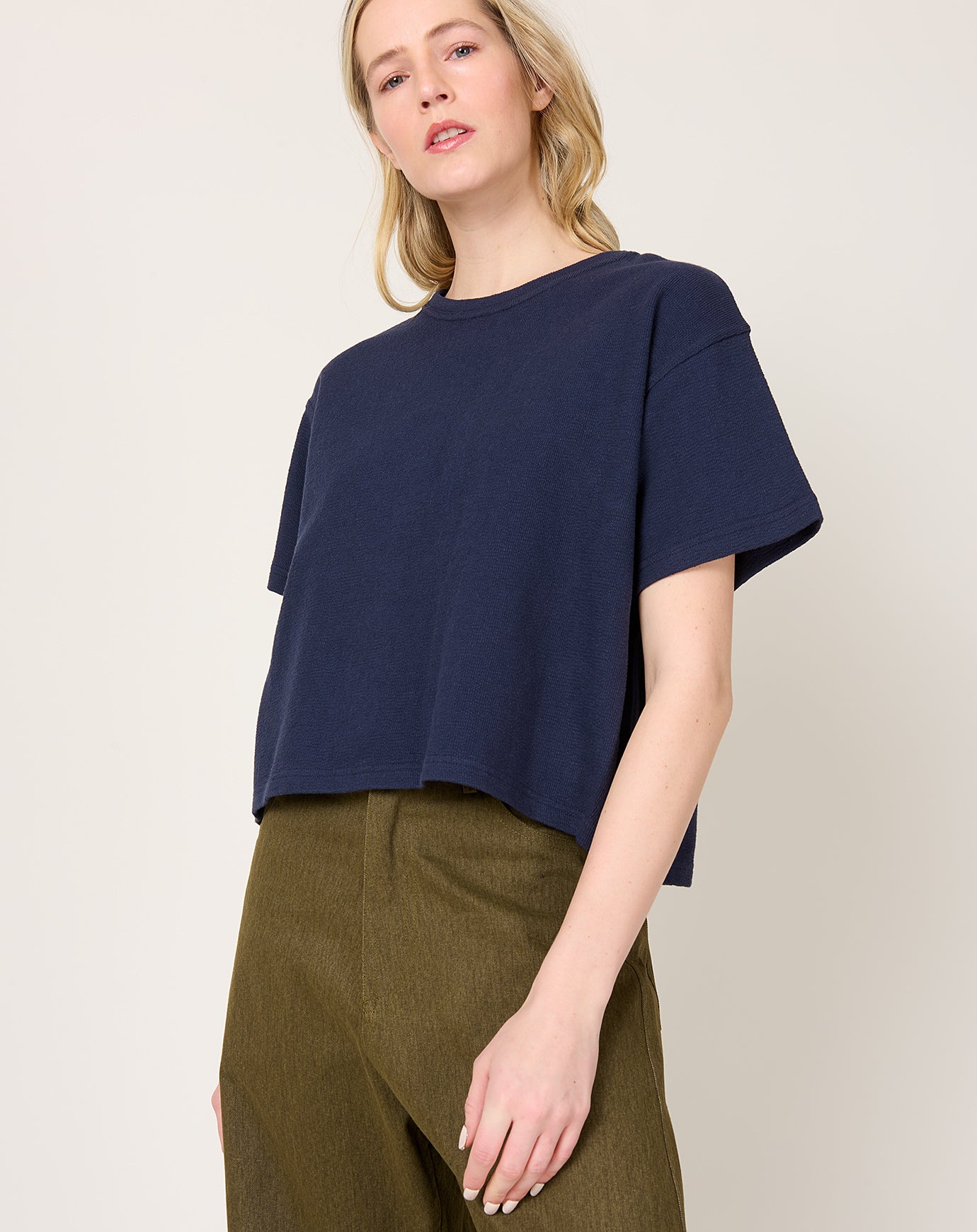 7115 by Szeki Signature Cropped Tee in Navy