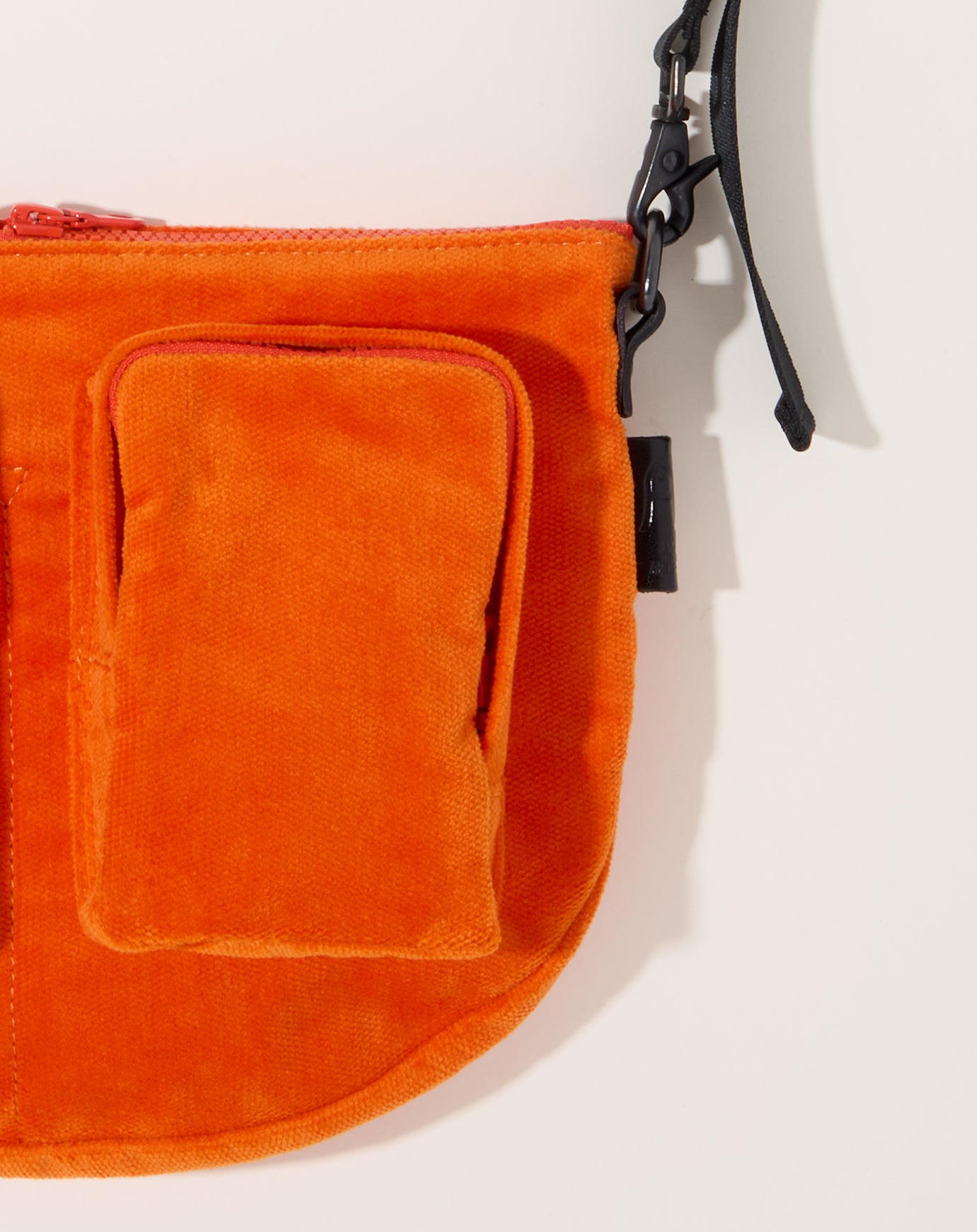 Amiacalva Corduroy Bodybag S in Orange