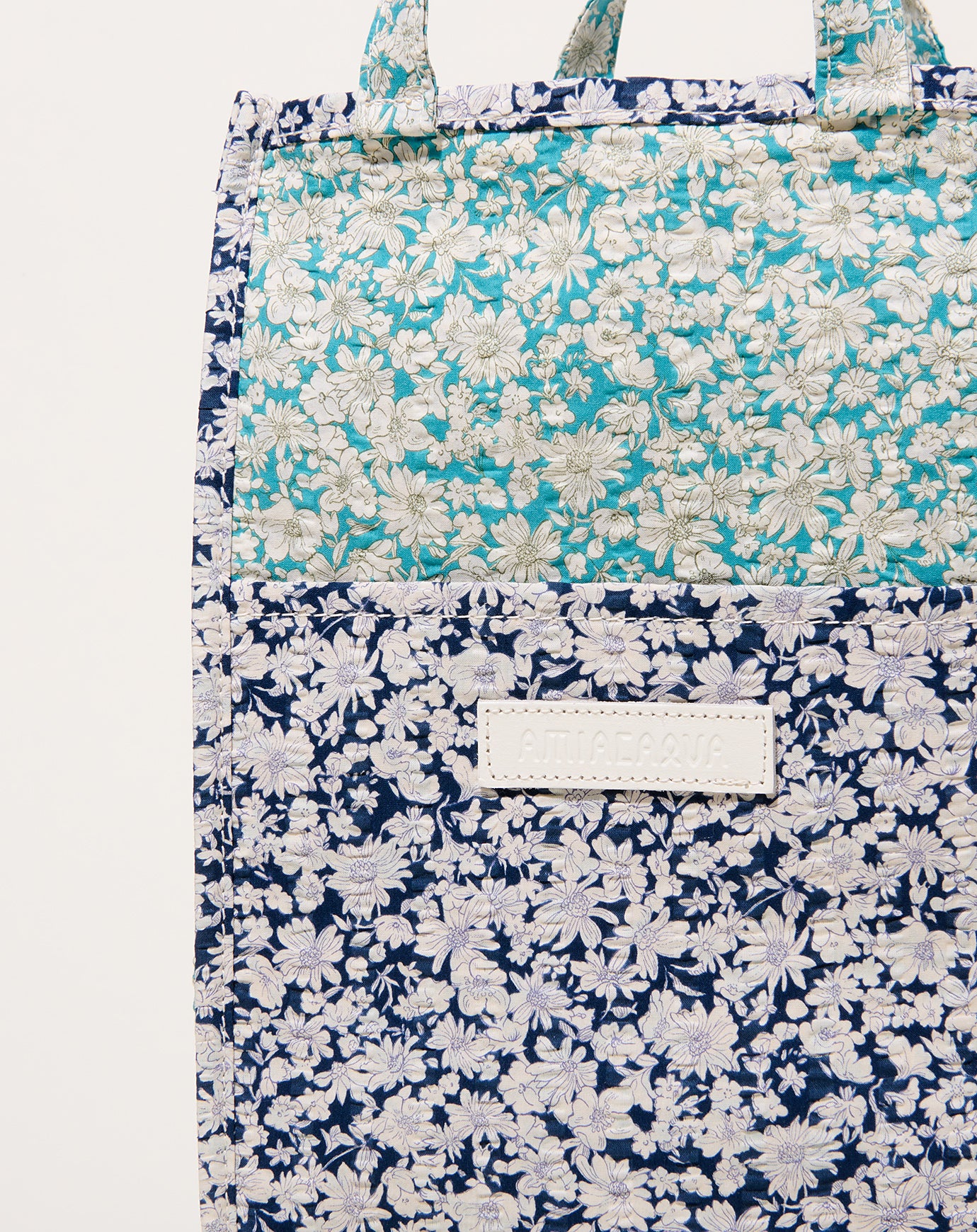 Amiacalva Easy Bag M in Navy Floral
