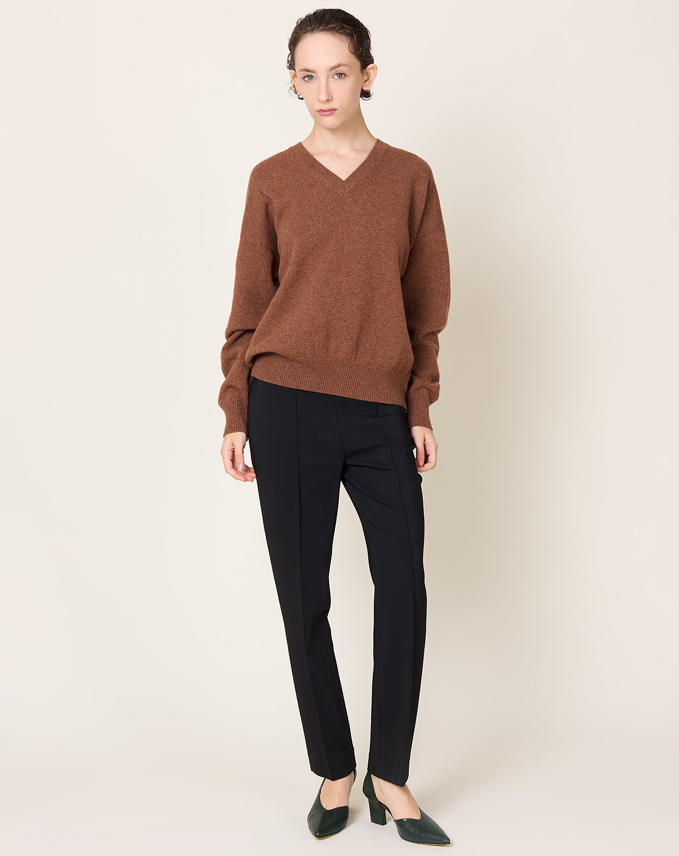 &Daughter Innes Slouch V-Neck in Hazelnut
