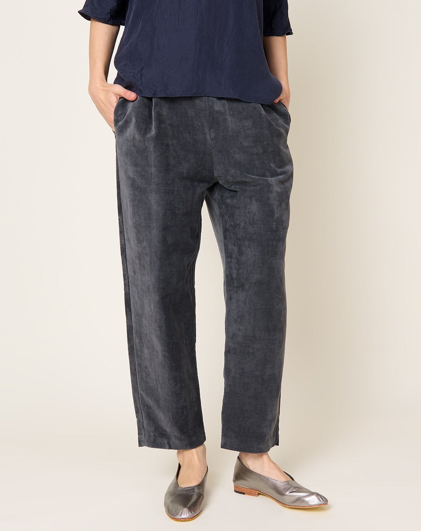 apuntob Cotton Linen Velvet Trouser in Cement