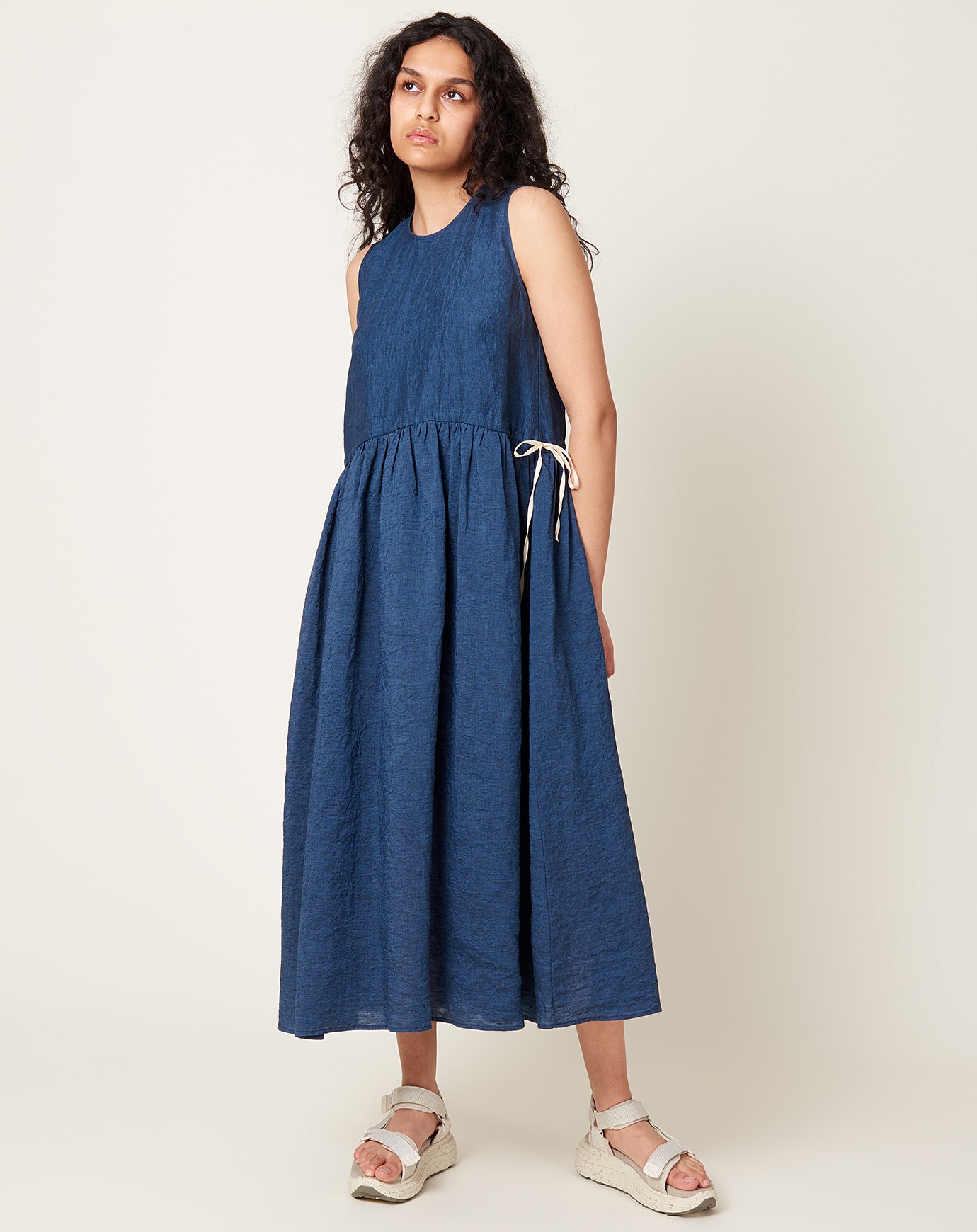 apuntob Sleeveless Drawstring Dress in Denim Chambray Linen