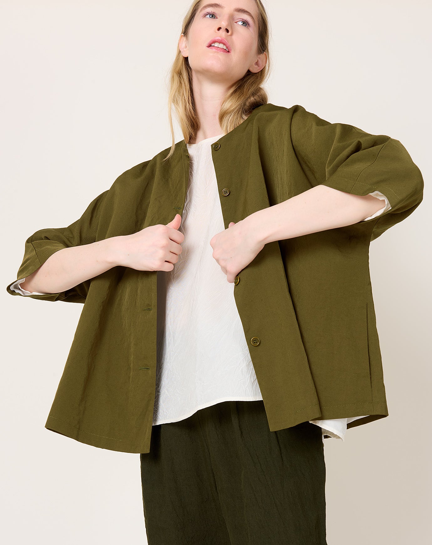 apuntob Collarless Technical Linen Jacket in Military Green