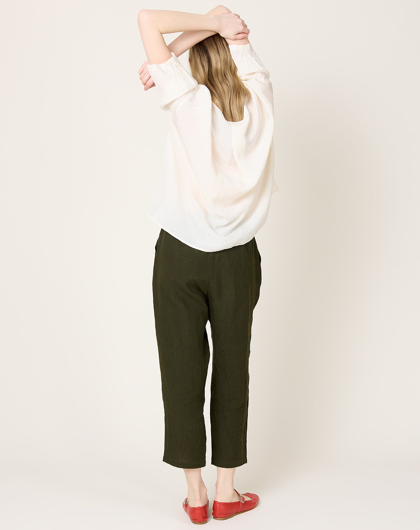 apuntob Pleat Front Linen Trouser in Military Green