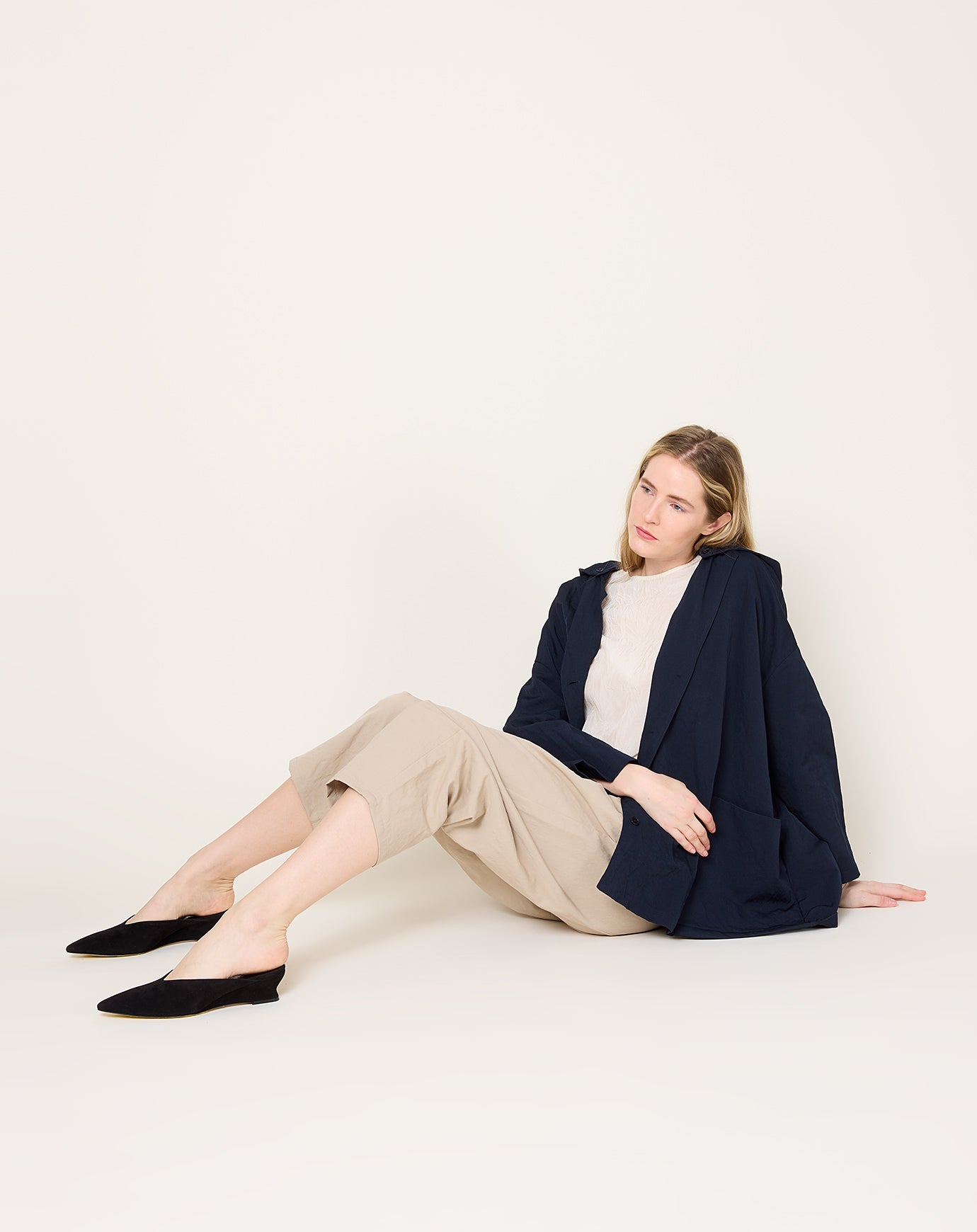 apuntob Hooded Technical Linen Jacket in Blue