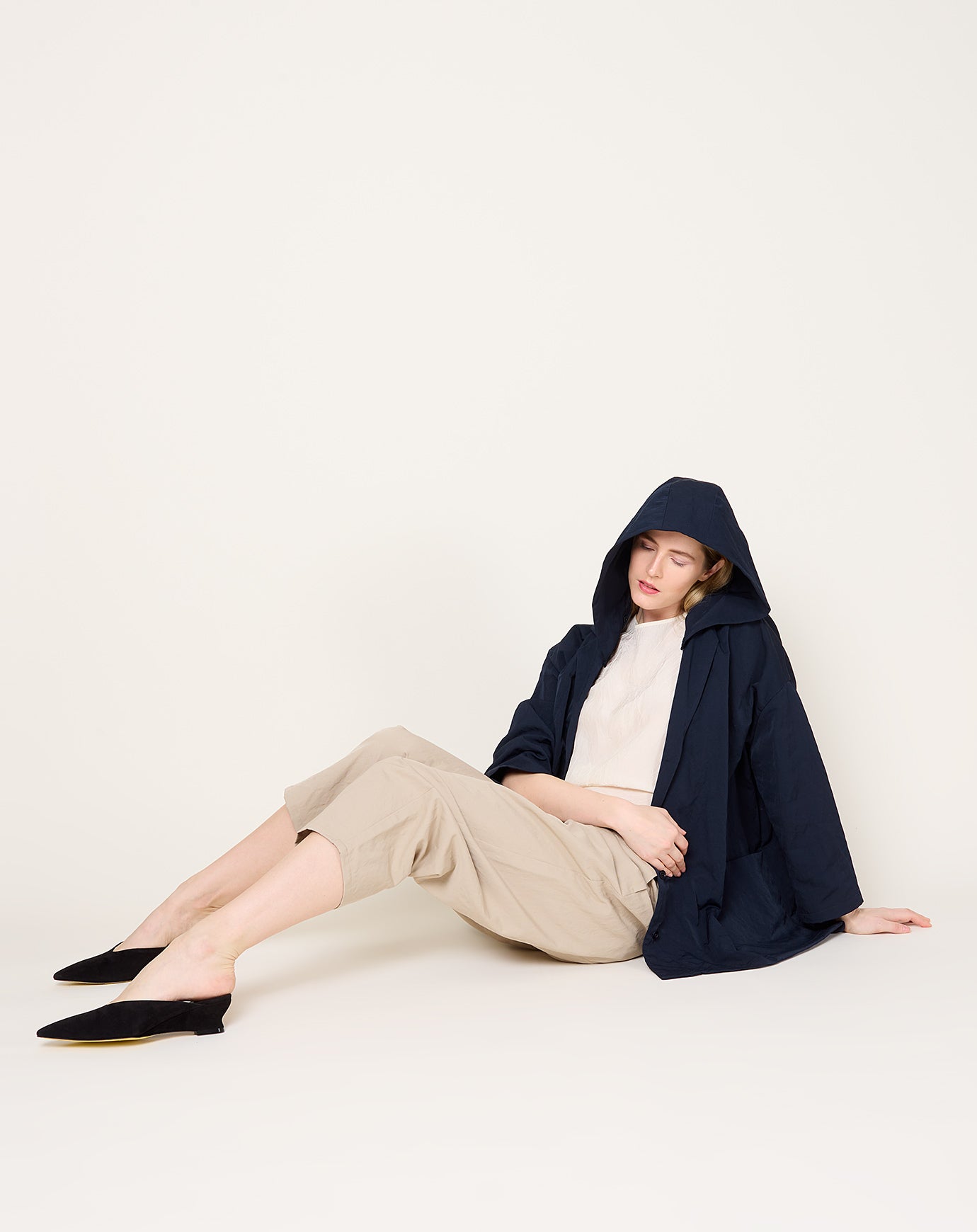 apuntob Hooded Technical Linen Jacket in Blue