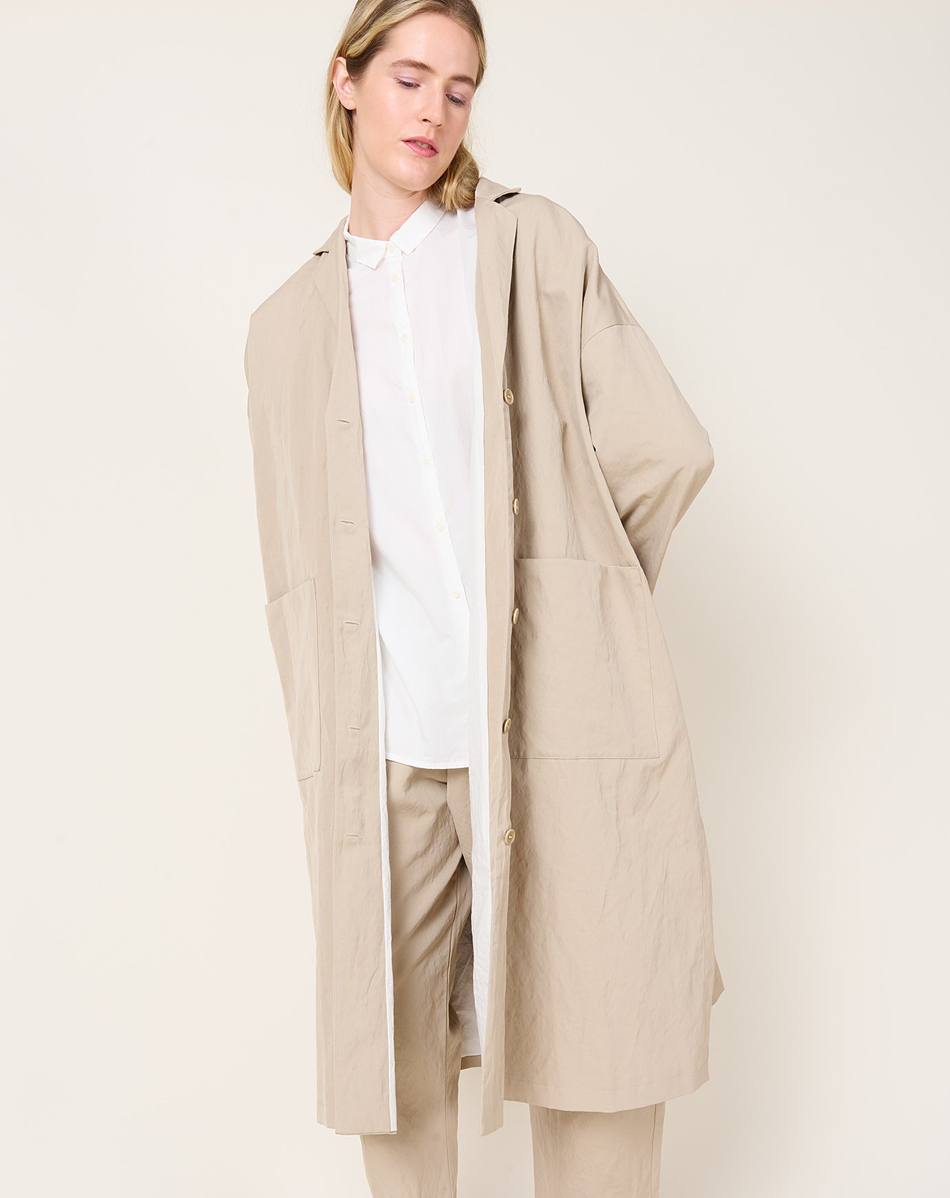 apuntob Technical Linen Coat in Ecru