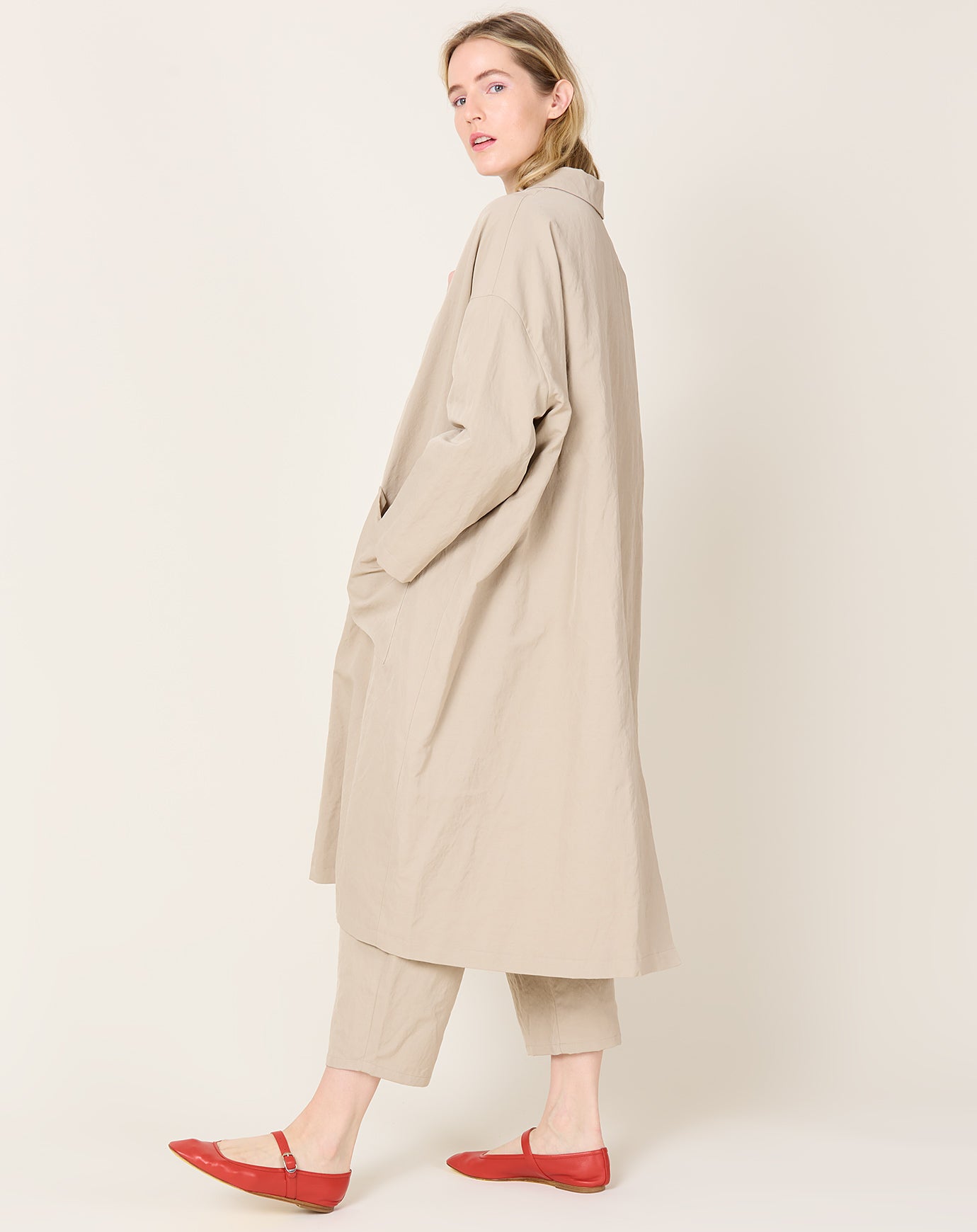 apuntob Technical Linen Coat in Ecru