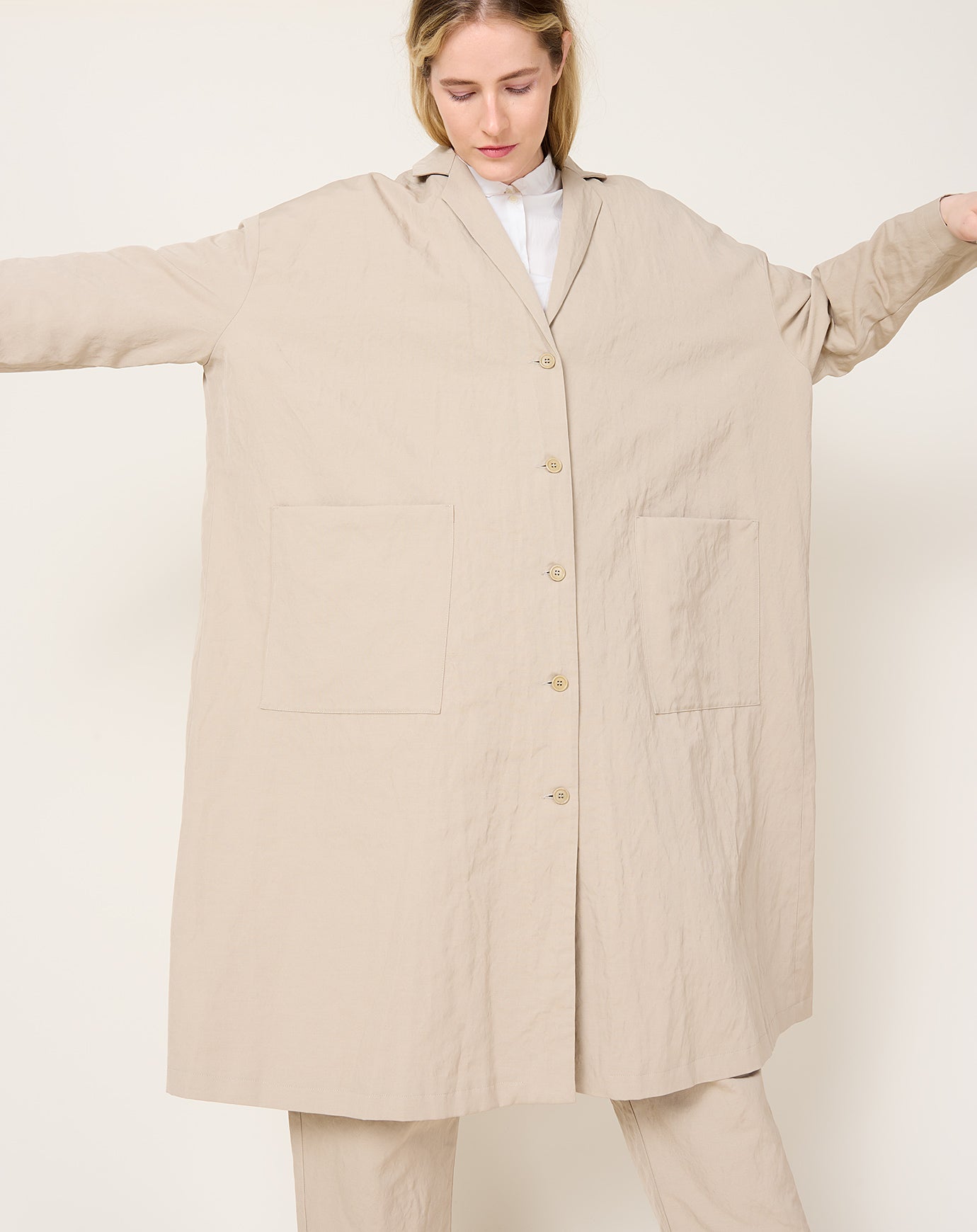 apuntob Technical Linen Coat in Ecru