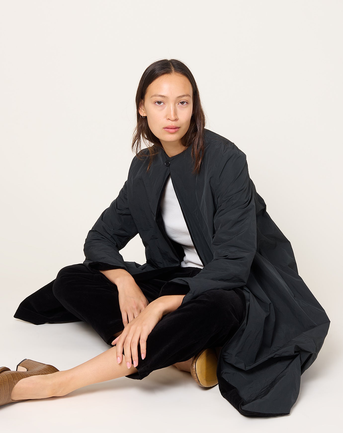 apuntob Reversible Velvet Coat in Black