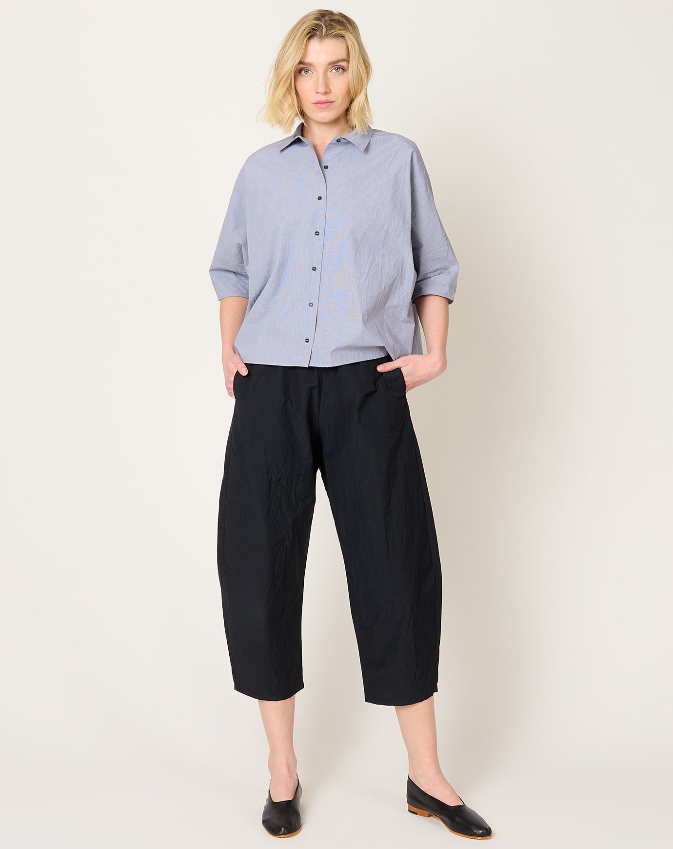 apuntob Tech Poplin Curved Leg Trouser in Black