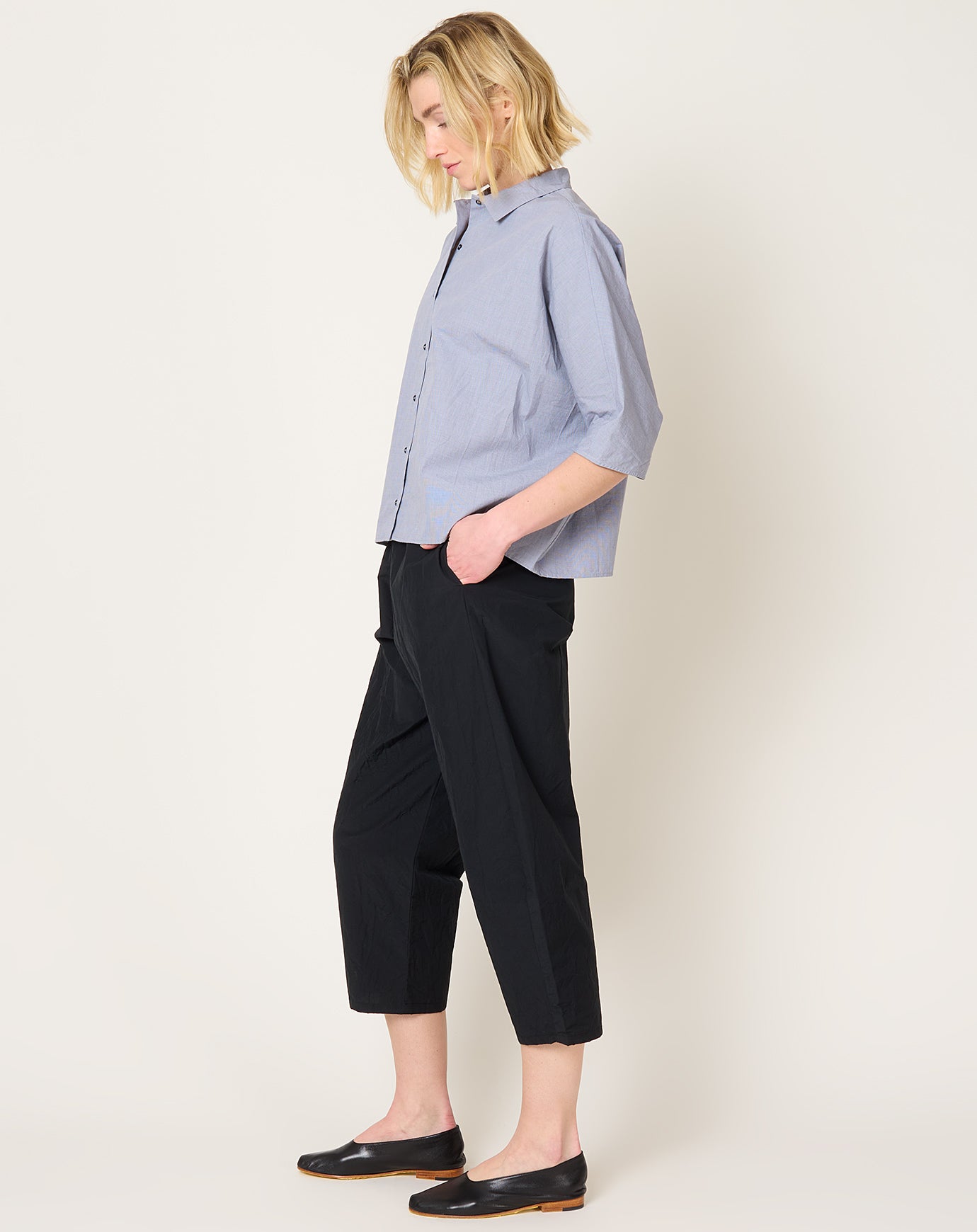 apuntob Tech Poplin Curved Leg Trouser in Black