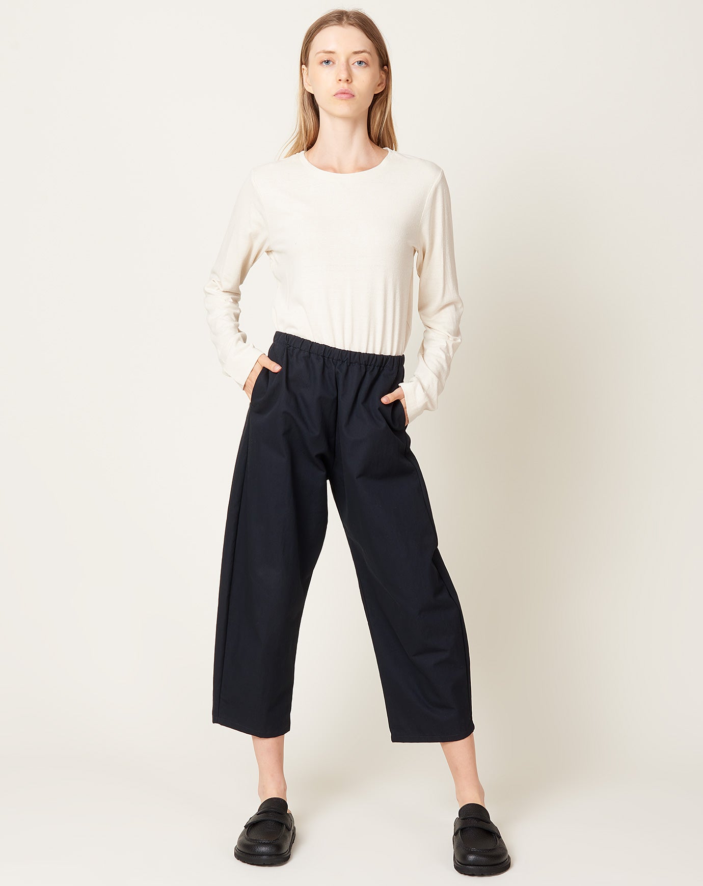 apuntob Technical Cotton Gabardine Curved Leg Trouser in Night