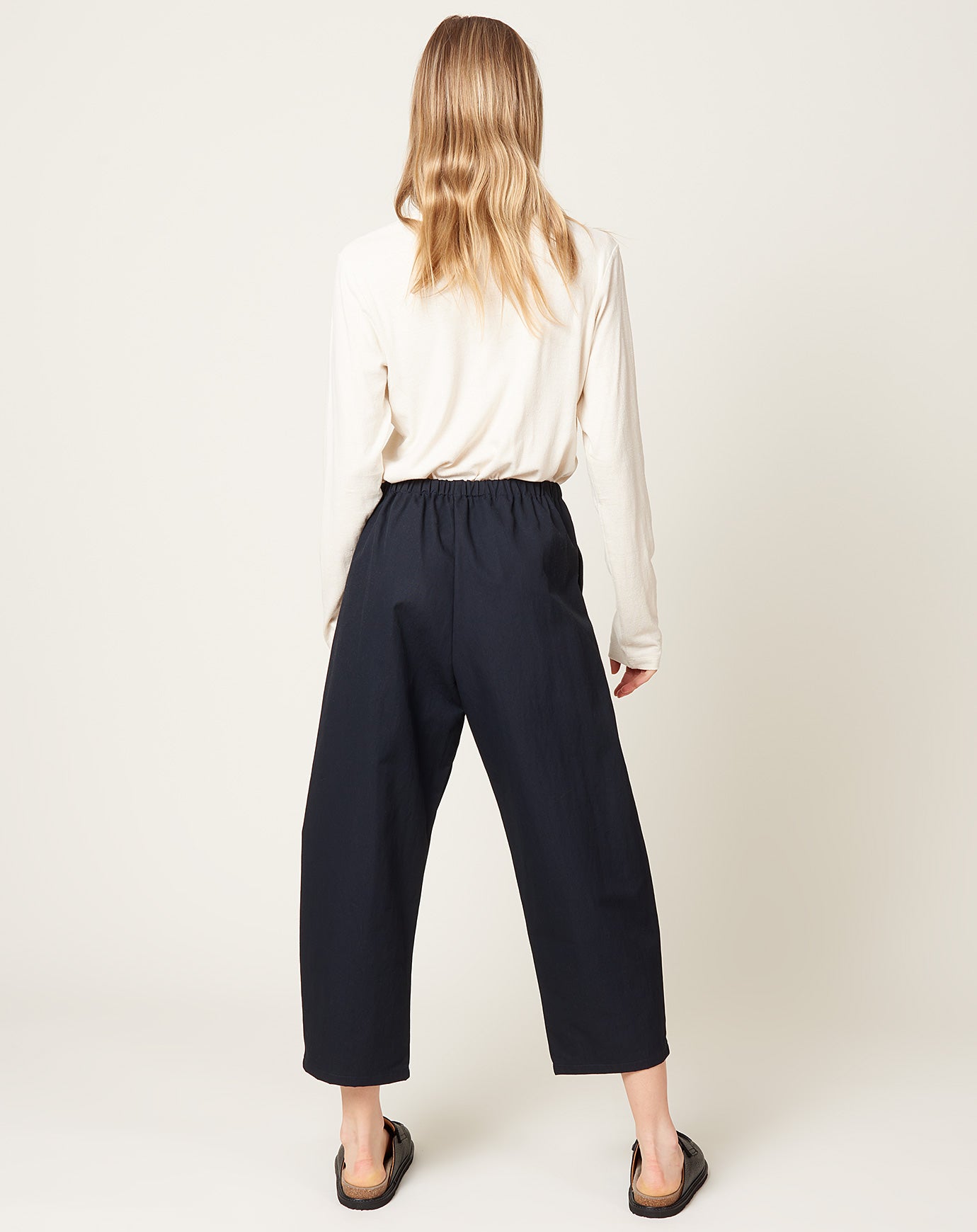 apuntob Technical Cotton Gabardine Curved Leg Trouser in Night