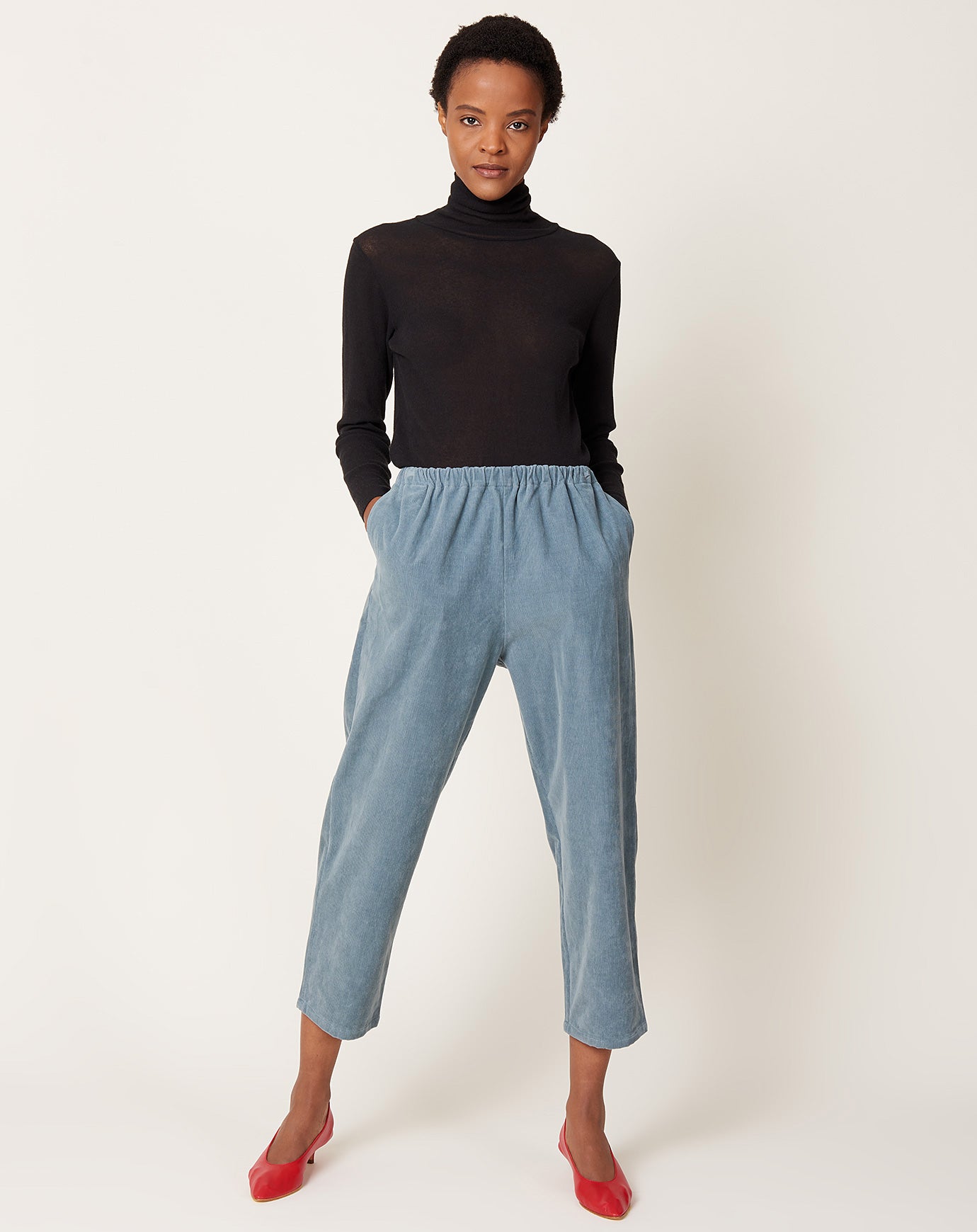 apuntob Corduroy Tapered Trouser in Sea