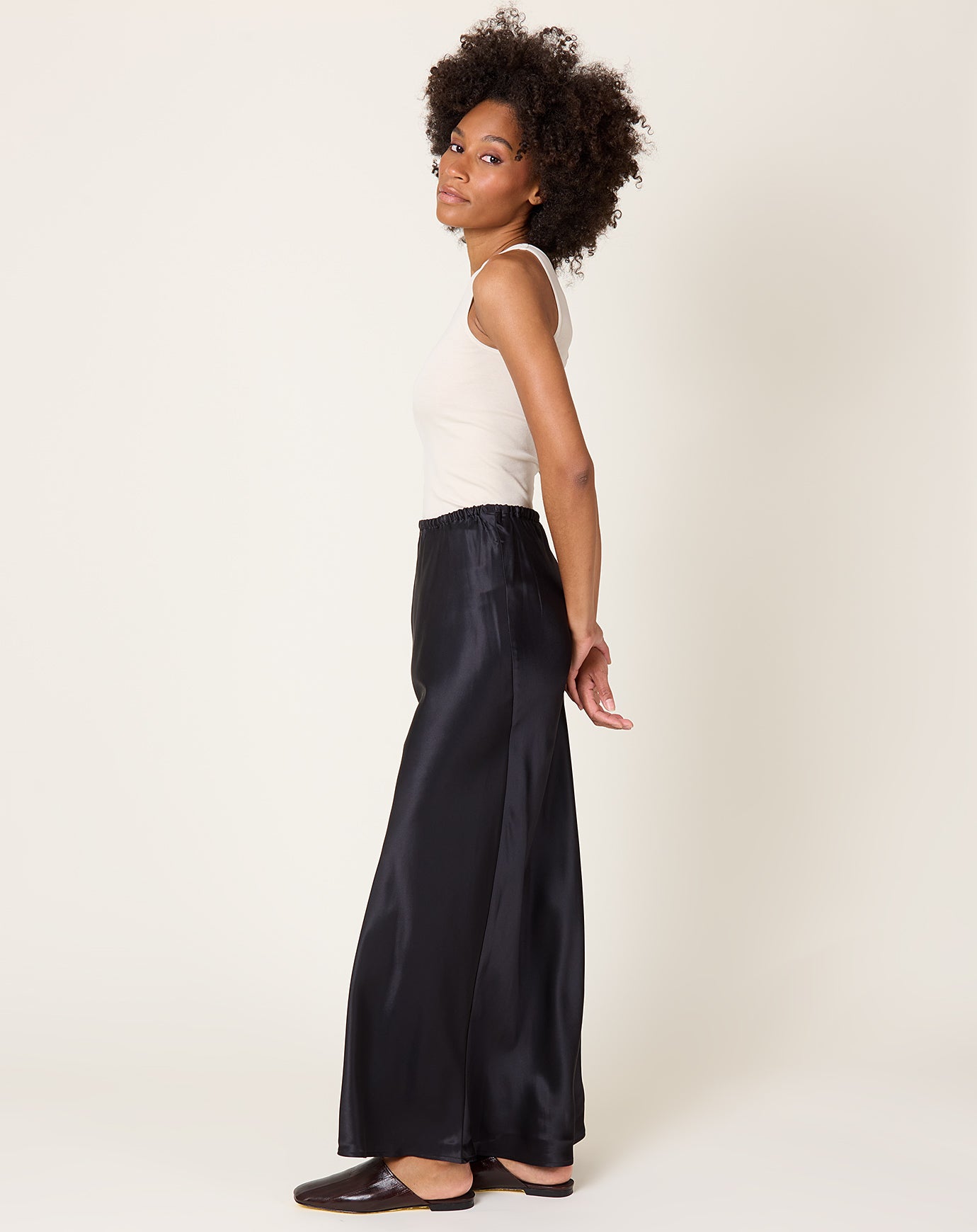 Baserange Dydine Midi Skirt in Black