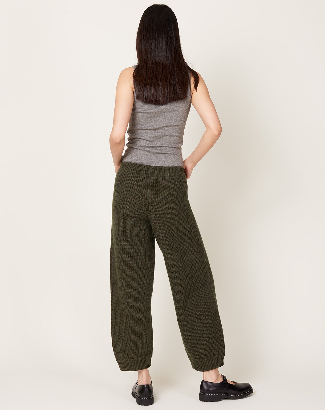 Baserange Mea Pants in Foret