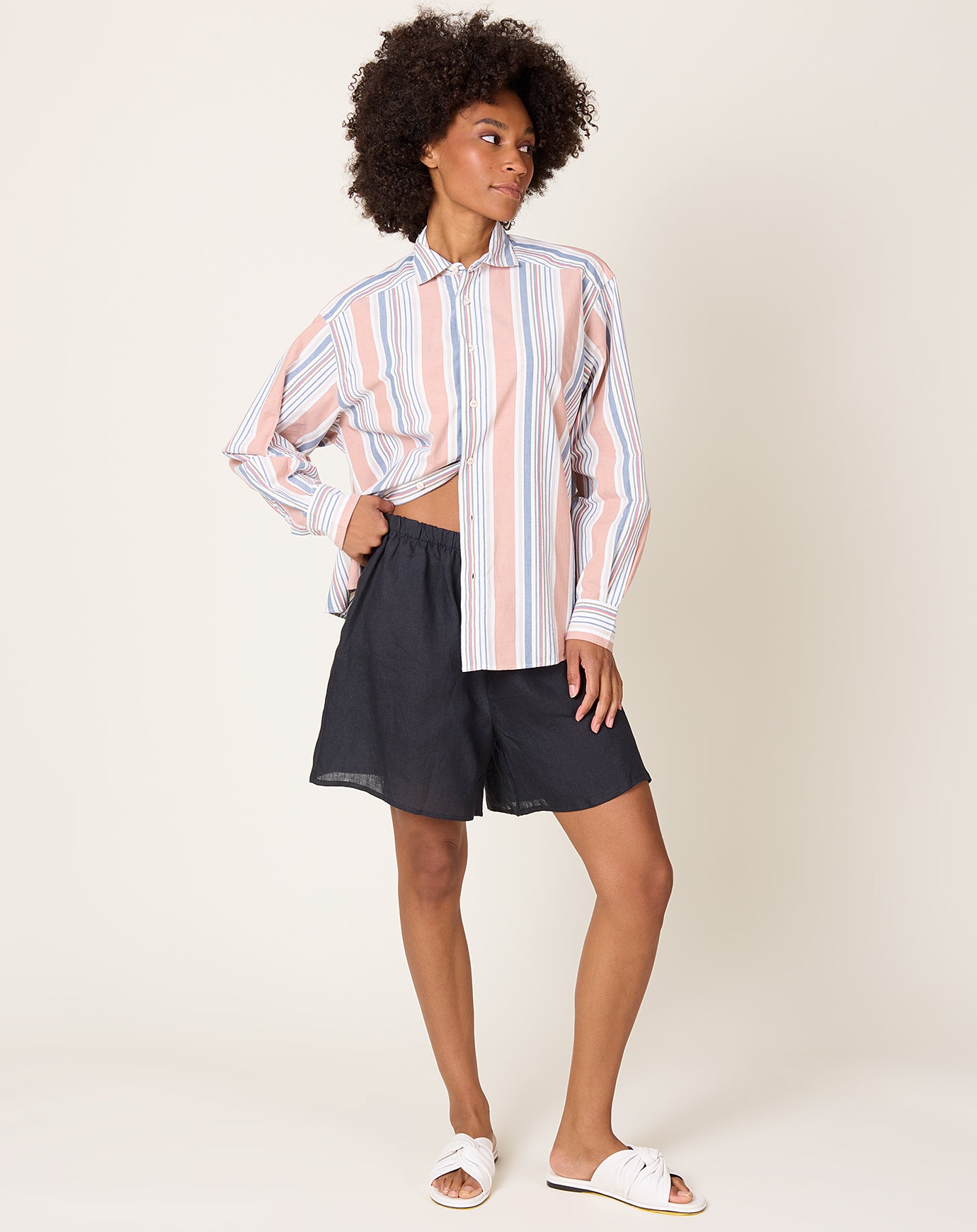 Baserange Ori Shorts in Gerard Navy