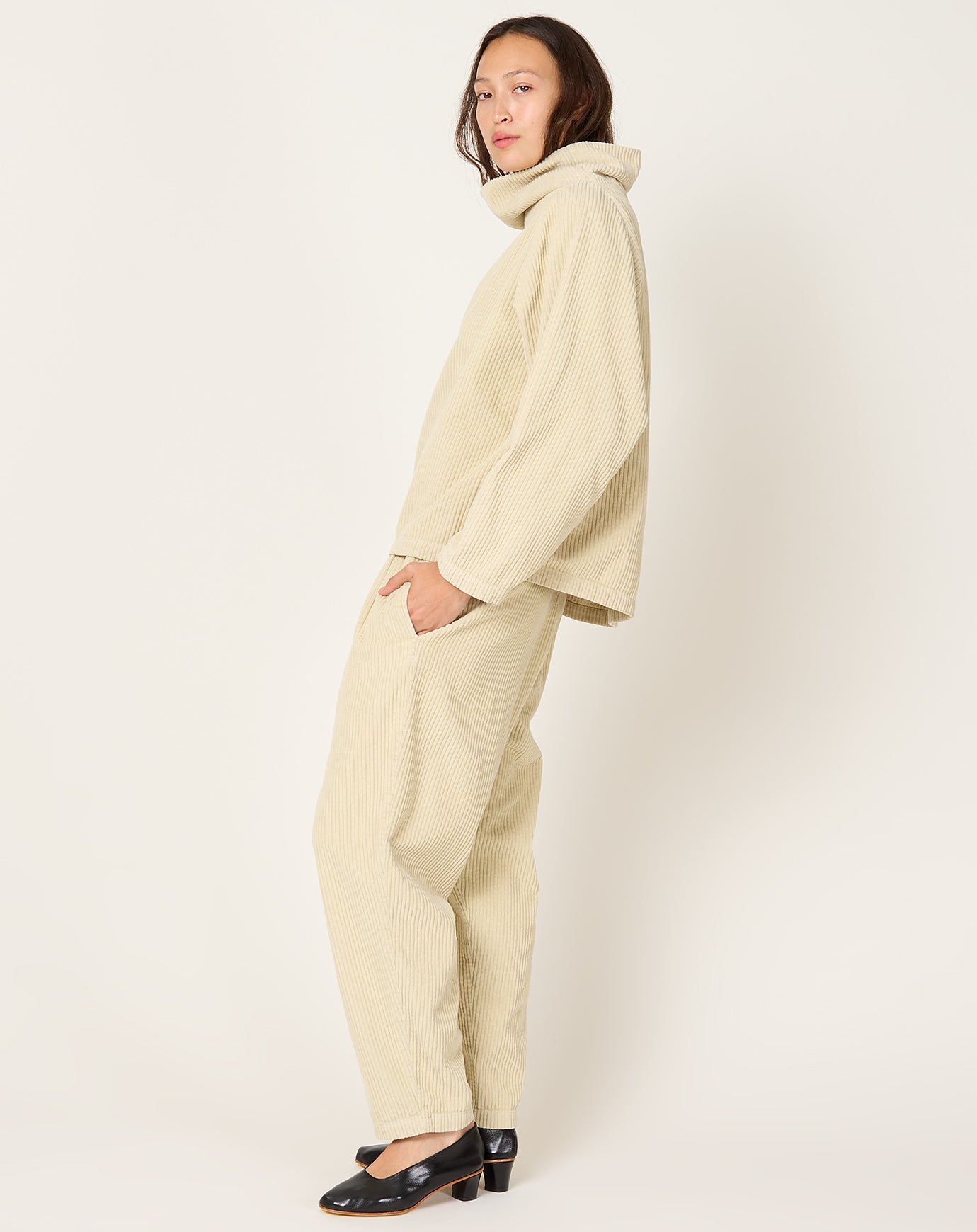 Black Crane Carpenter Pants in Ivory