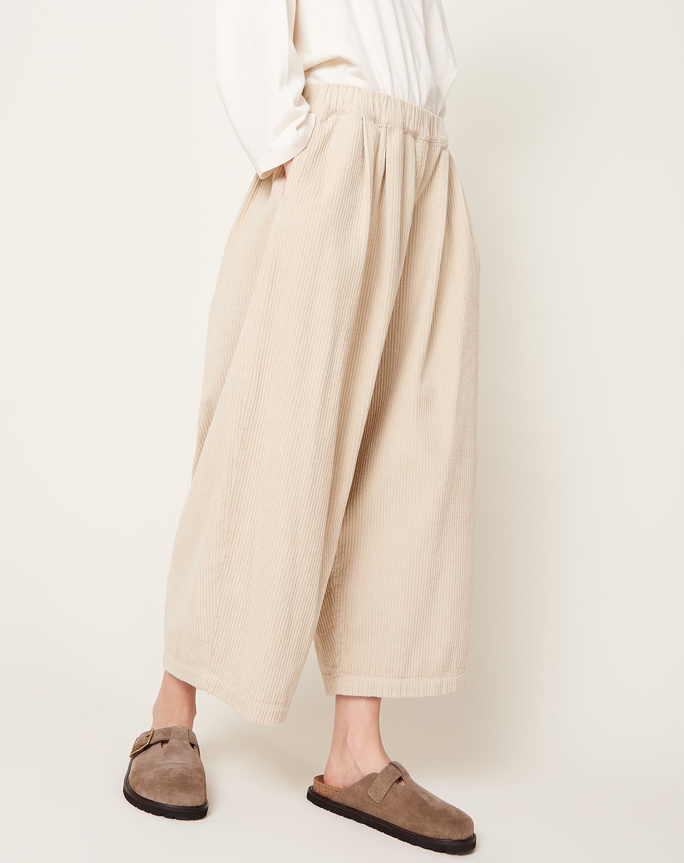 Black Crane Corduroy Wide Pants in Ivory