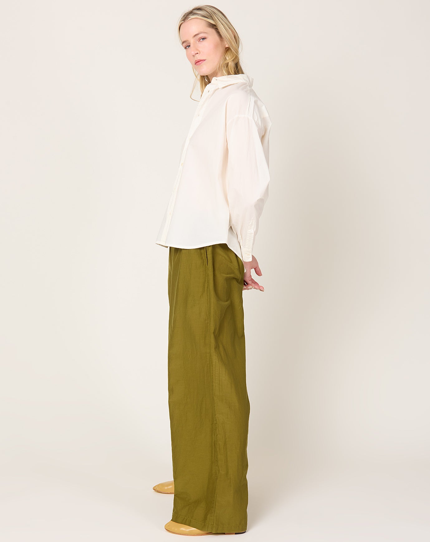 Black Crane Straight Pants in Dark Olive