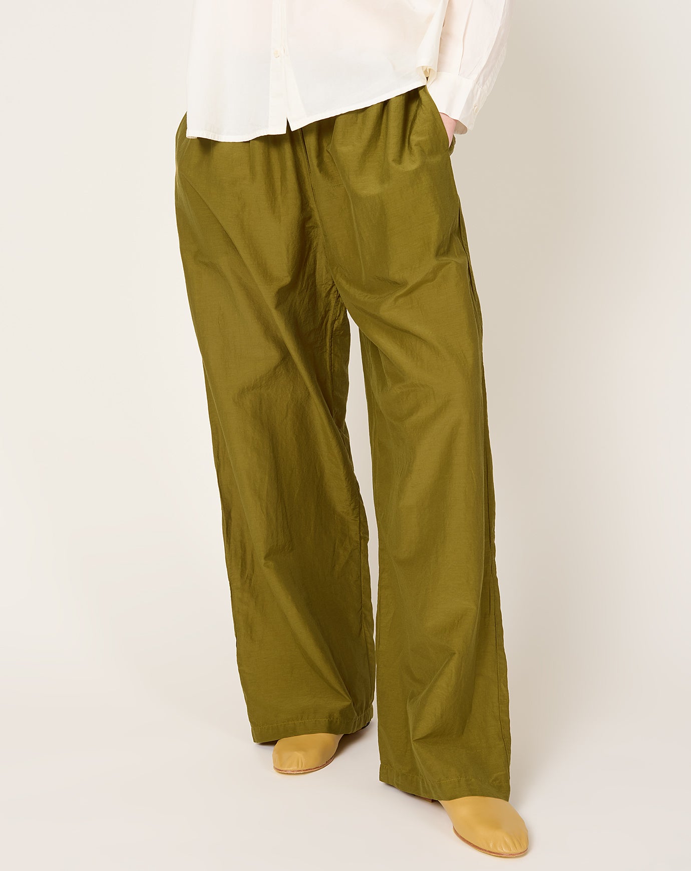 Black Crane Straight Pants in Dark Olive