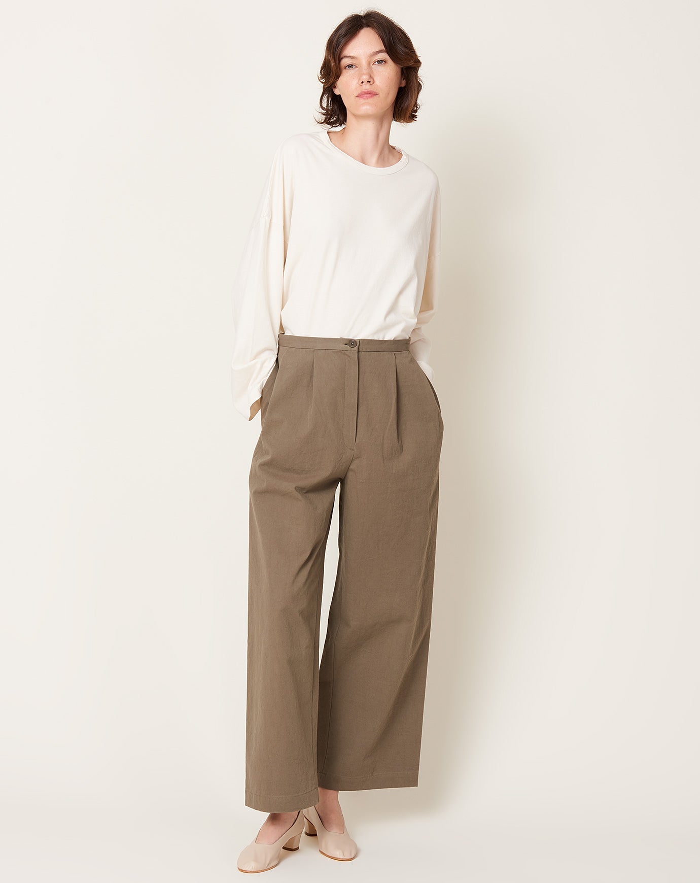 Black Crane Straight Trouser in Dark Olive