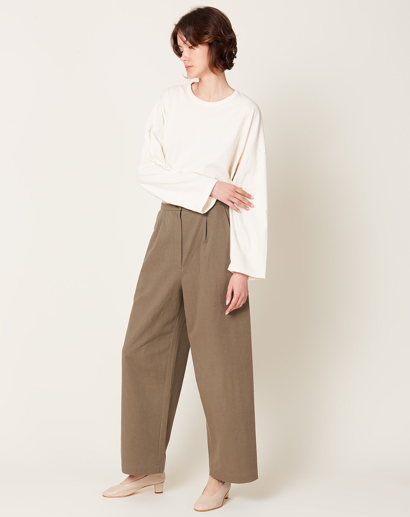 Black Crane Straight Trouser in Dark Olive