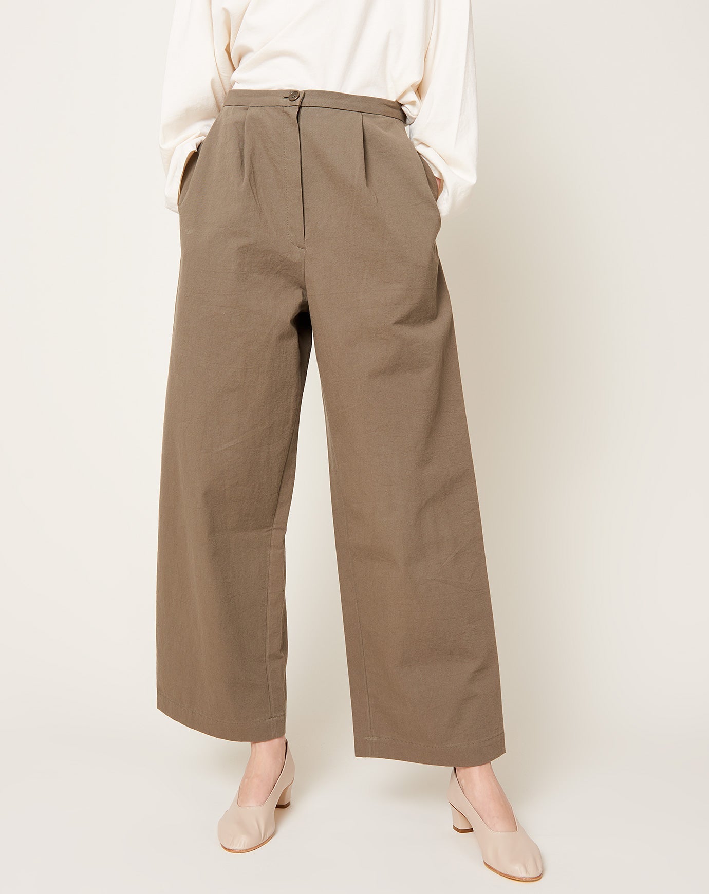 Black Crane Straight Trouser in Dark Olive