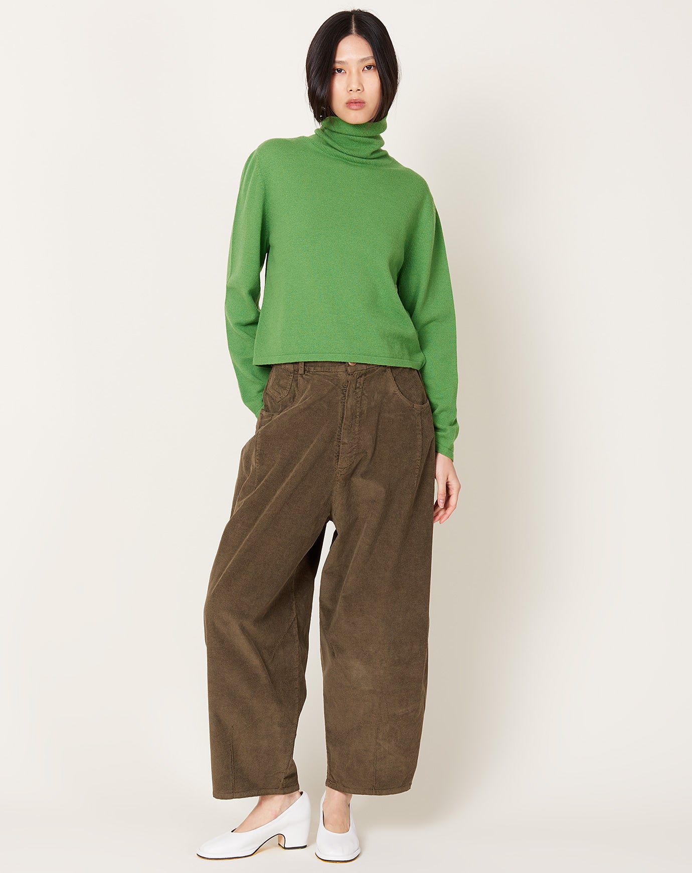 Cordera Corduroy Baggy Pants in Moss