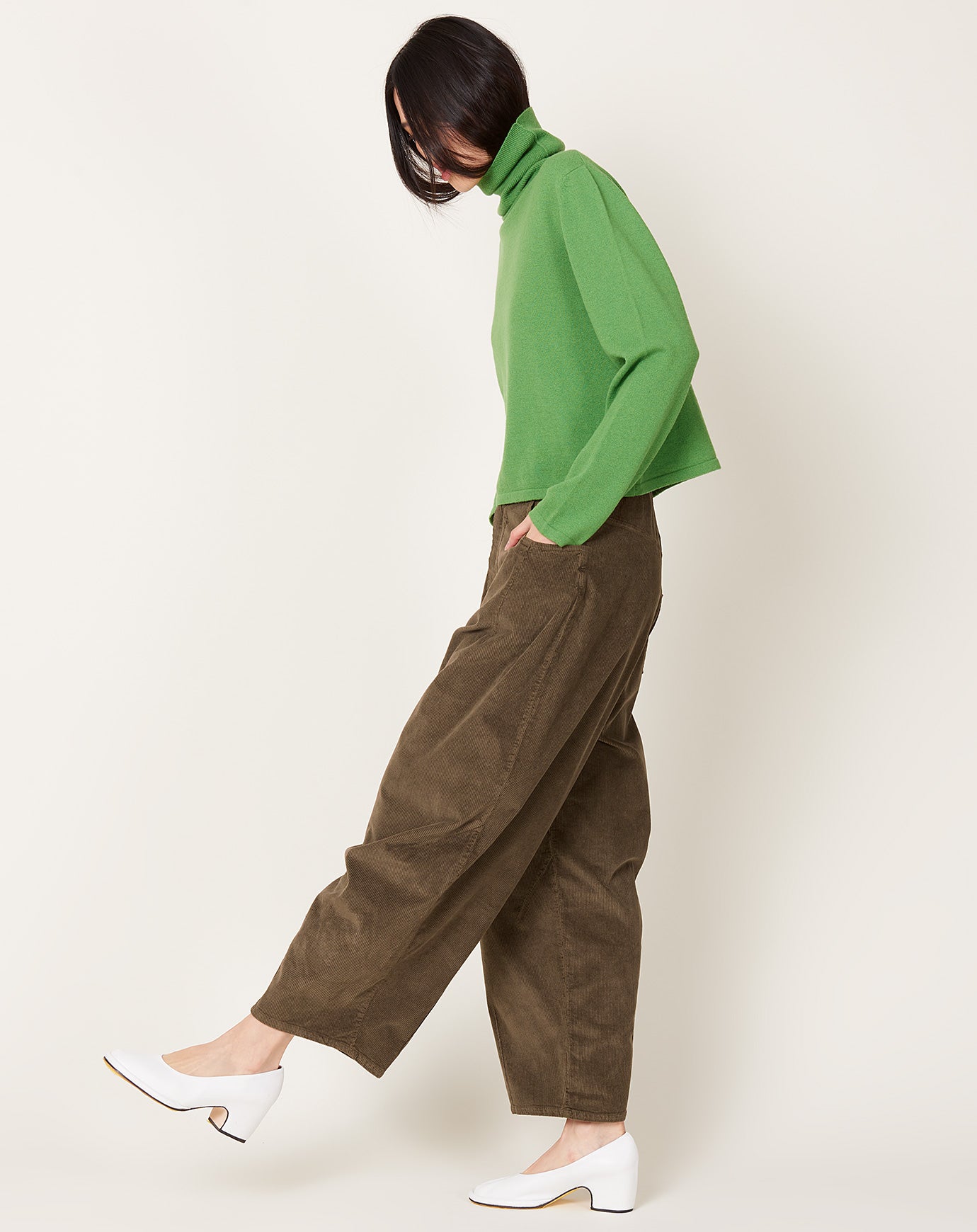 Cordera Corduroy Baggy Pants in Moss