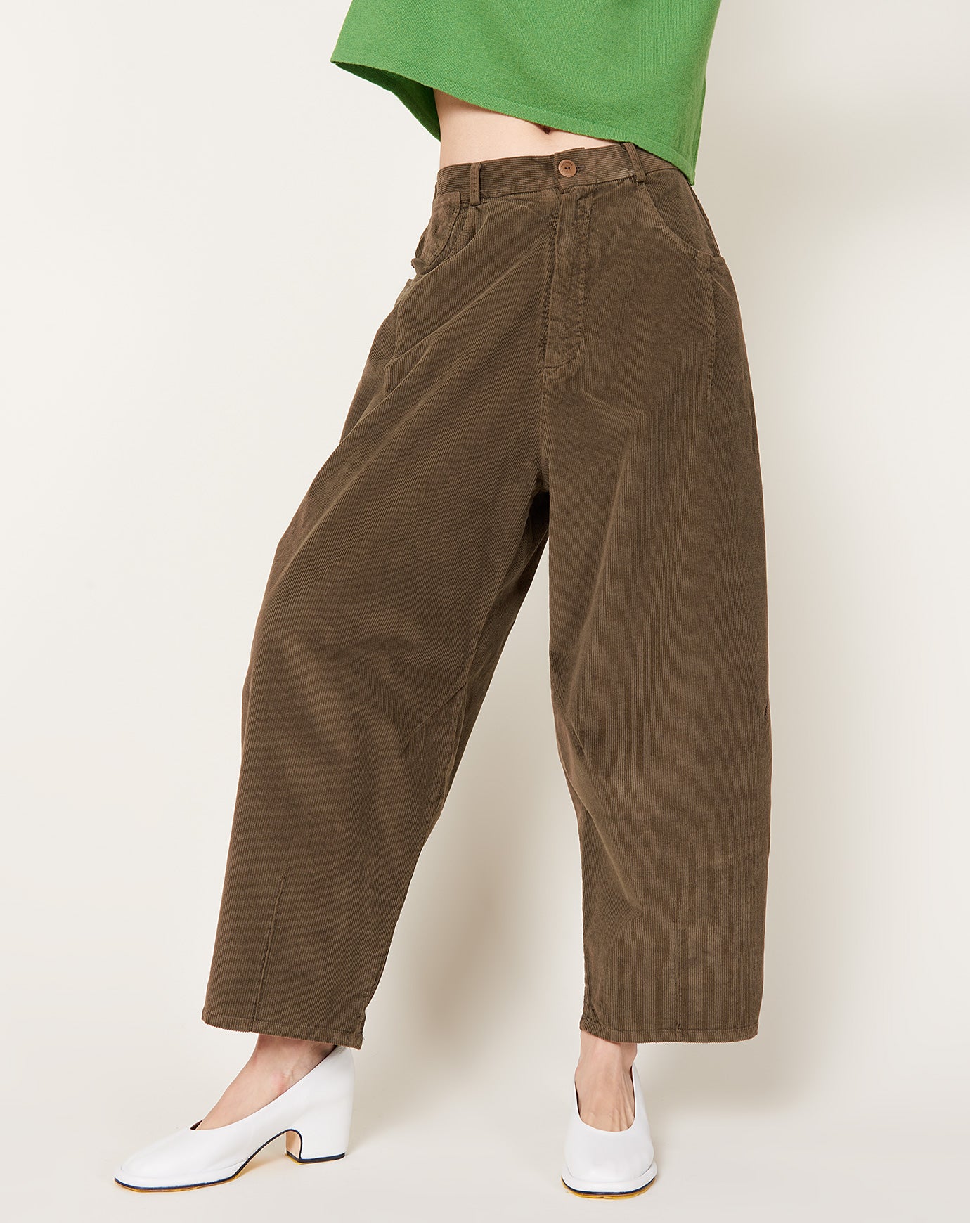 Cordera Corduroy Baggy Pants in Moss