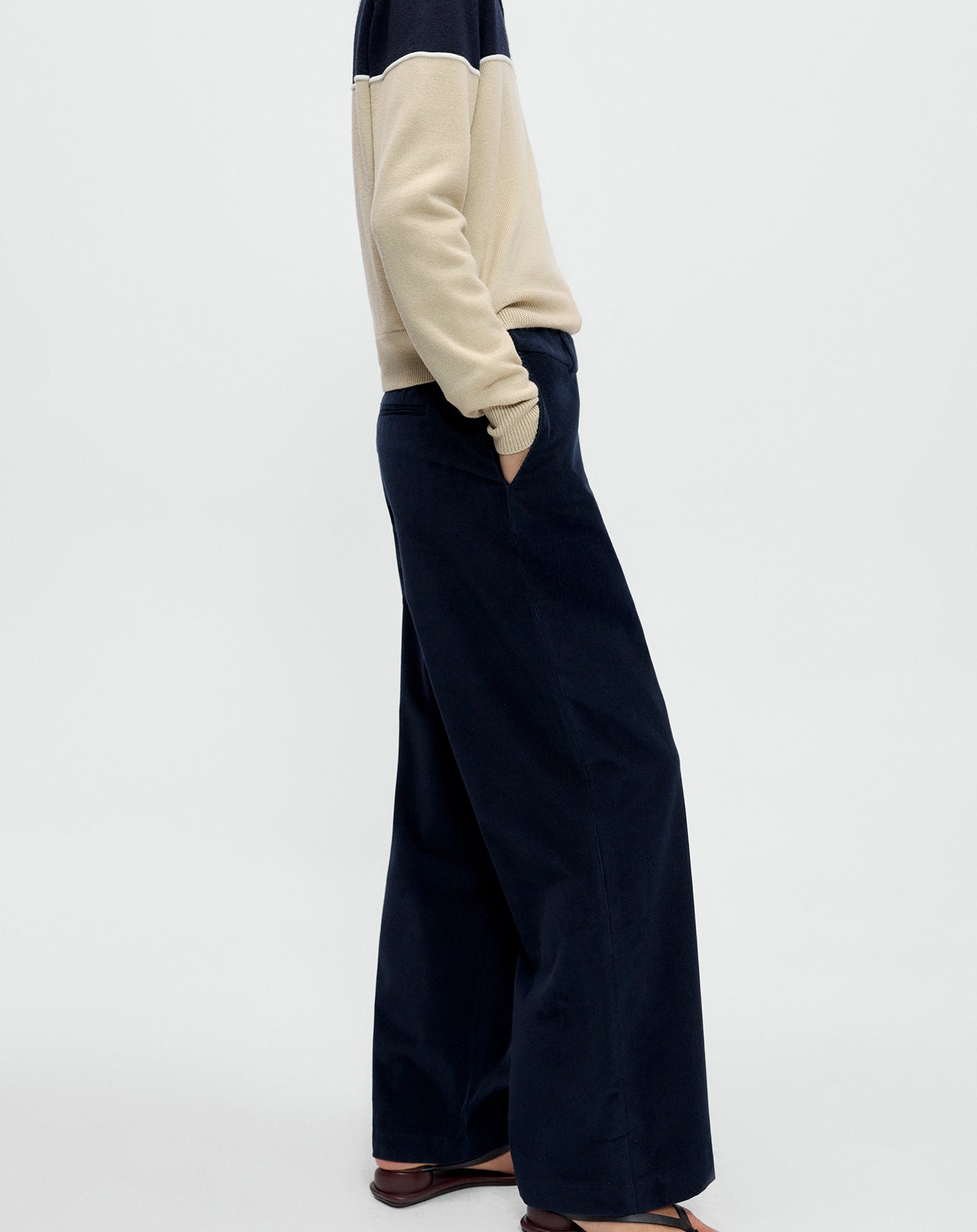 Cordera Low Rise Corduroy Pants in Navy