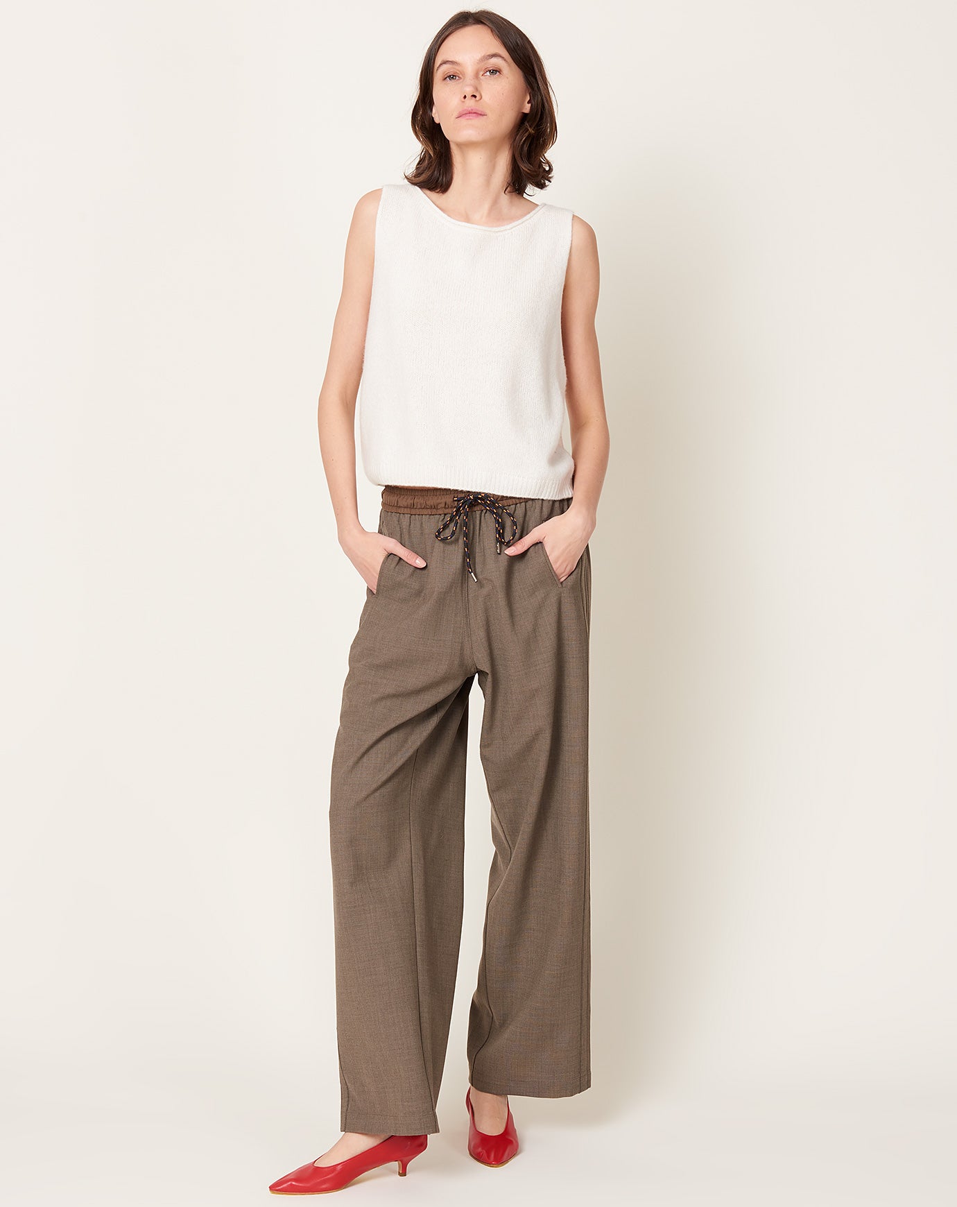 Cordera Tailoring Relaxed Pants in Taupe