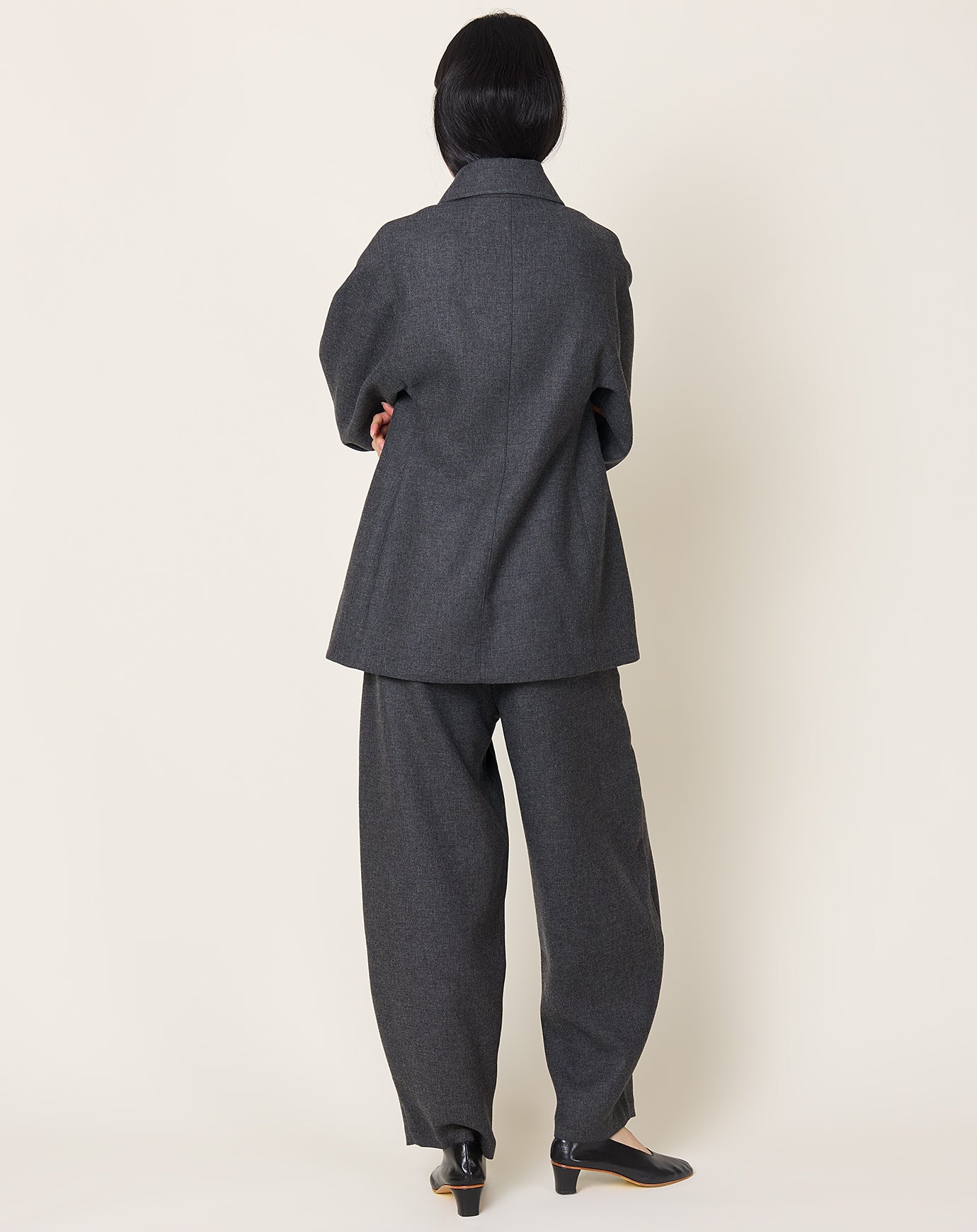 Cordera Wool Curved Pants in Anthracite