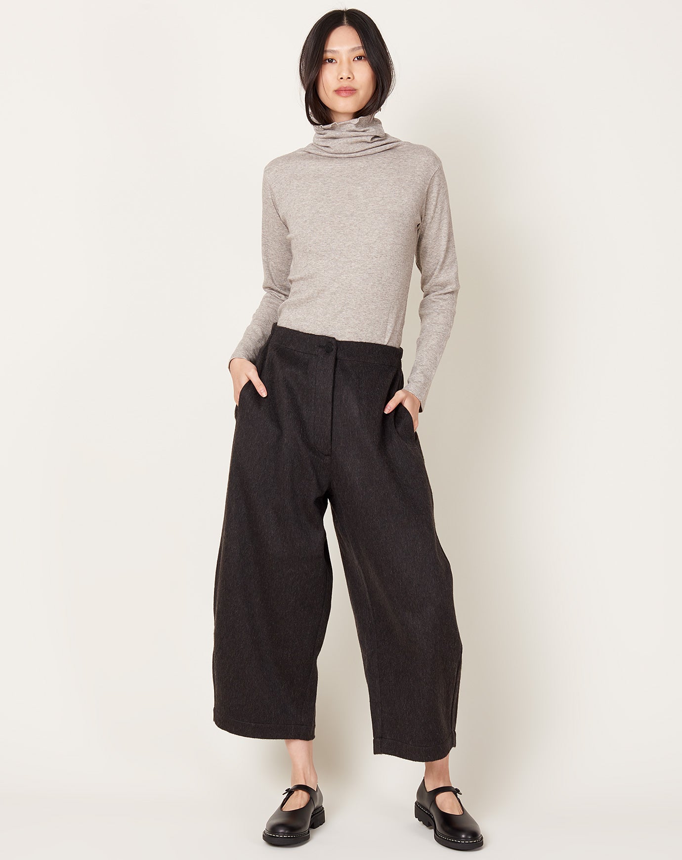 Cordera Wool Curved Pants in Java