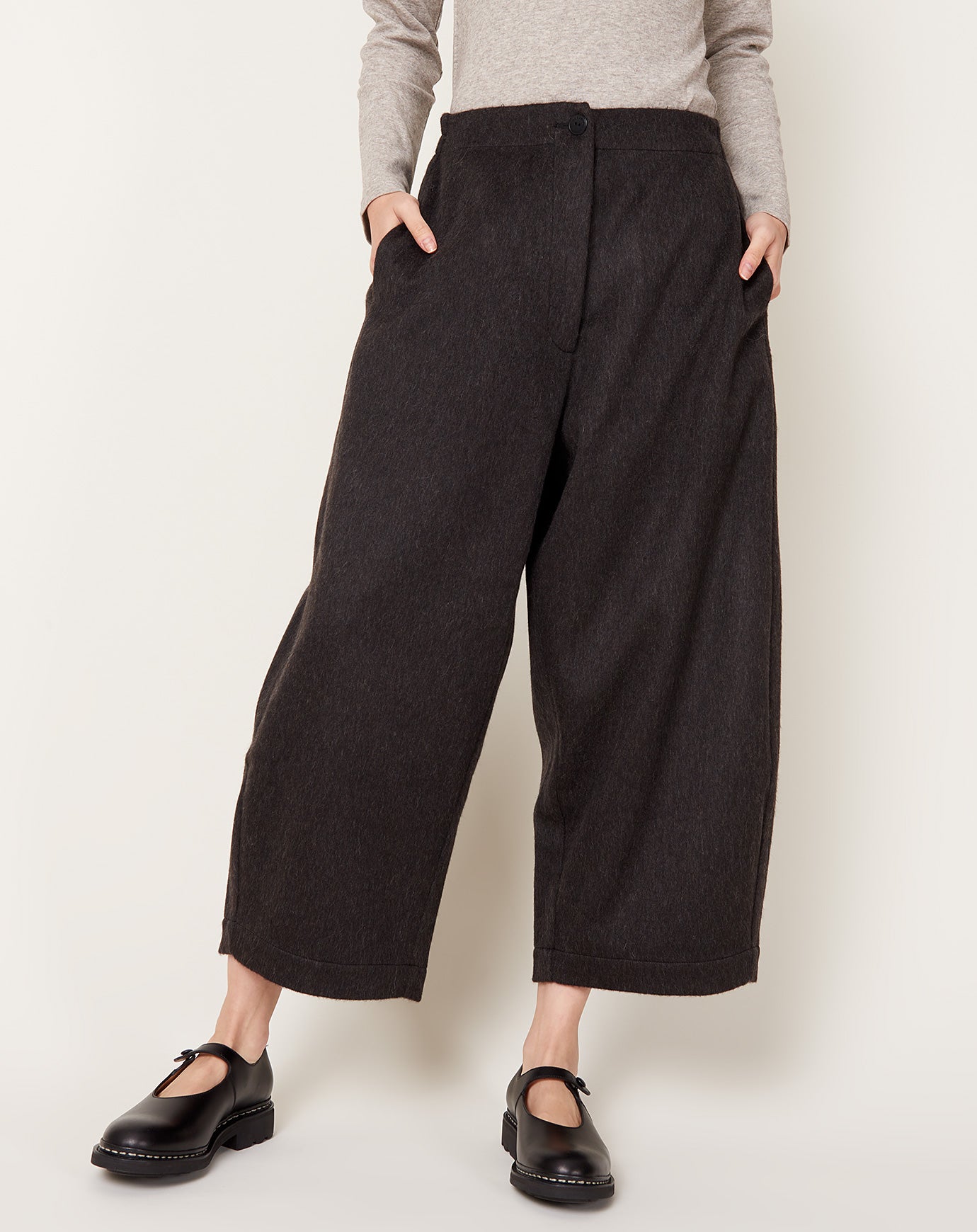 Cordera Wool Curved Pants in Java