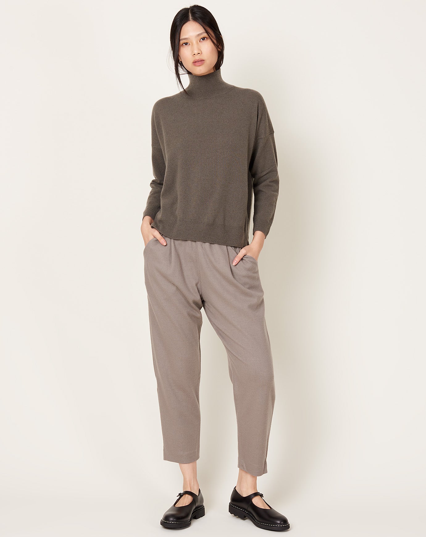 evam eva Cashmere Turtleneck in Khaki