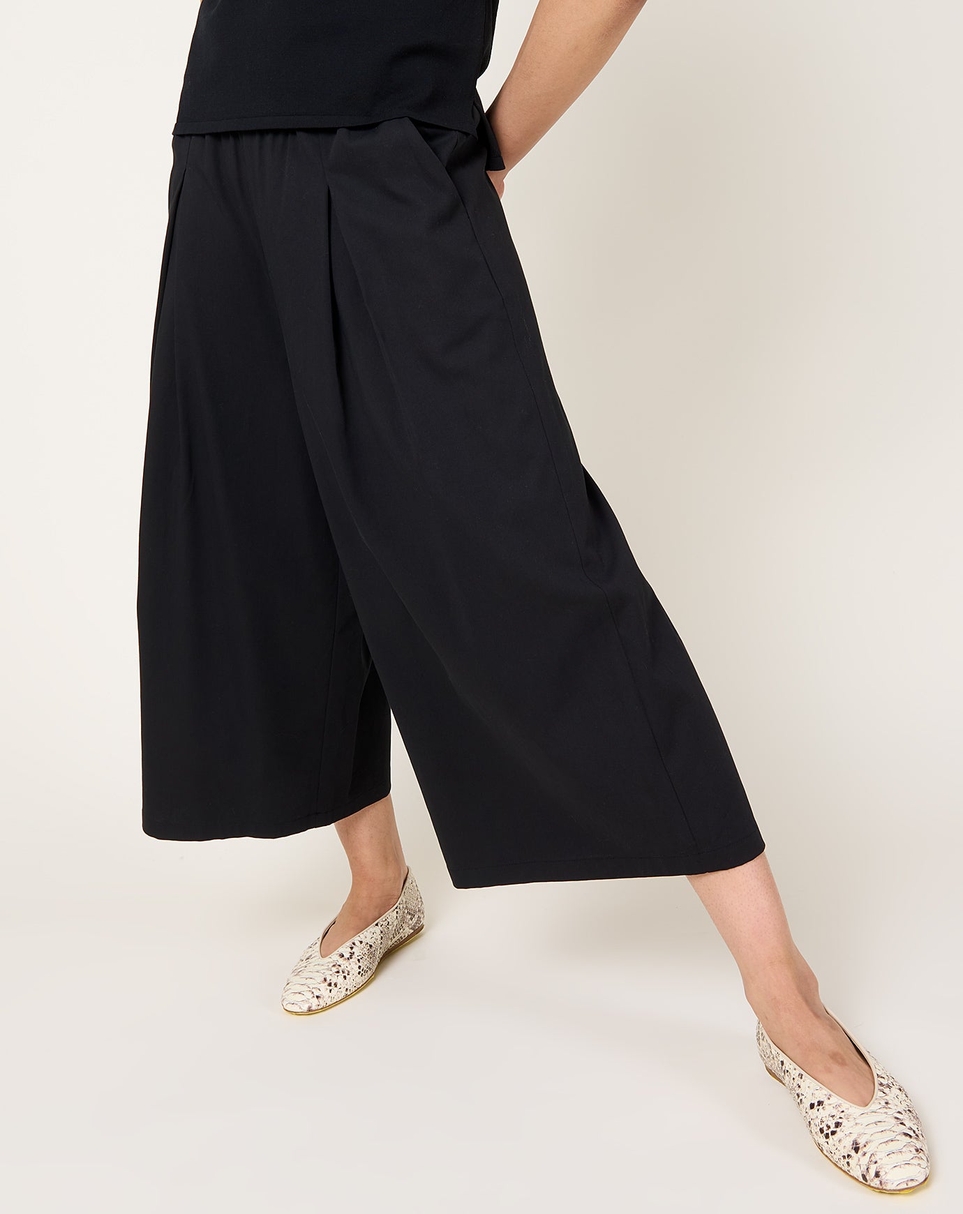 evam eva Cotton Culottes in Black