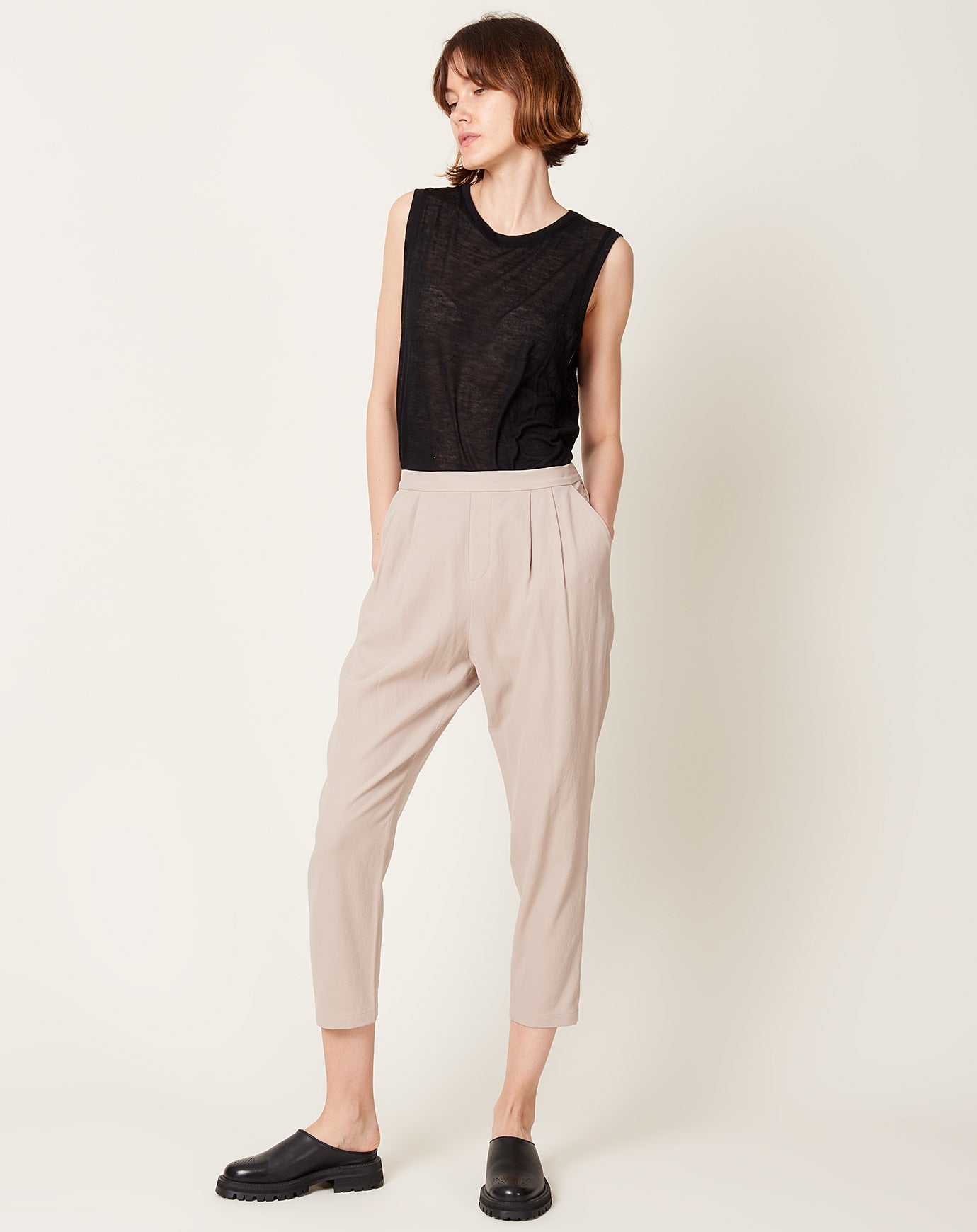 evam eva Cotton Narrow Tuck Pants in Grege