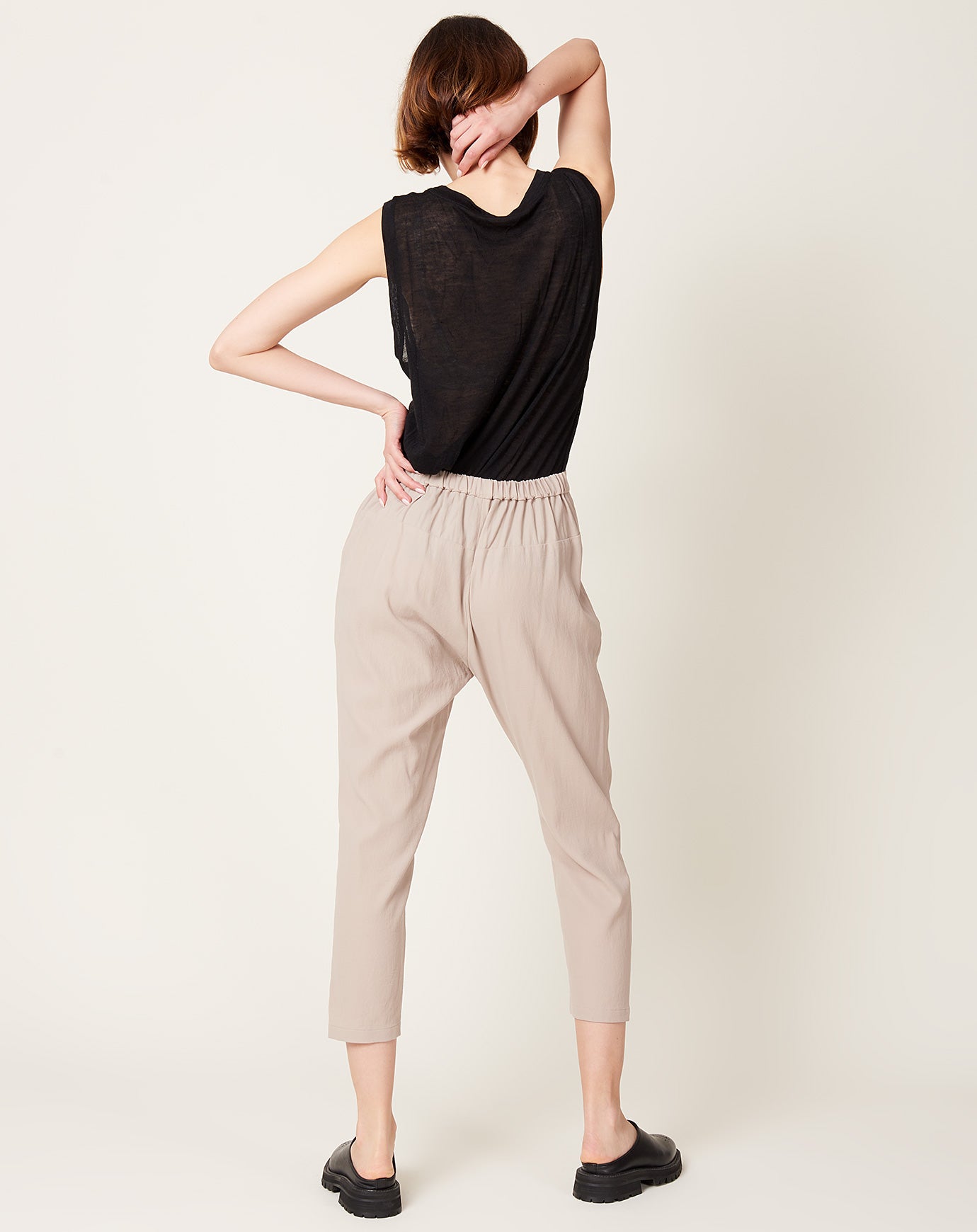 evam eva Cotton Narrow Tuck Pants in Grege