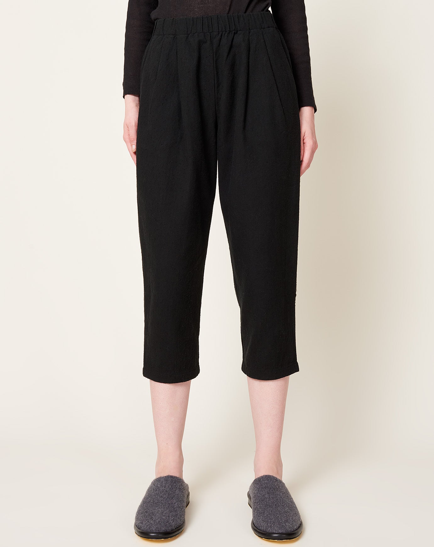 evam eva Cropped Pants in Sumi