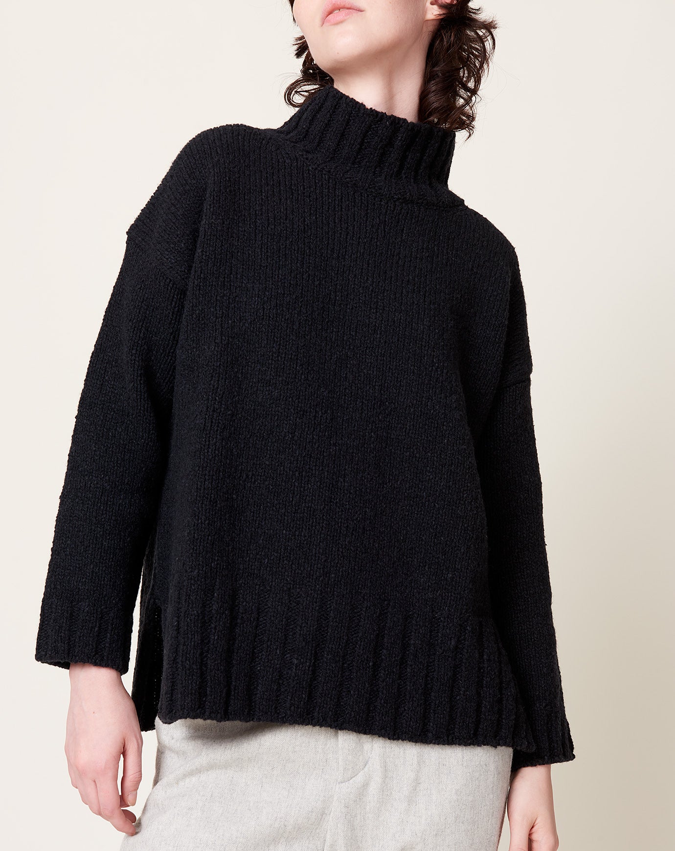 evam eva Renew-Wool Turtleneck in Charcoal