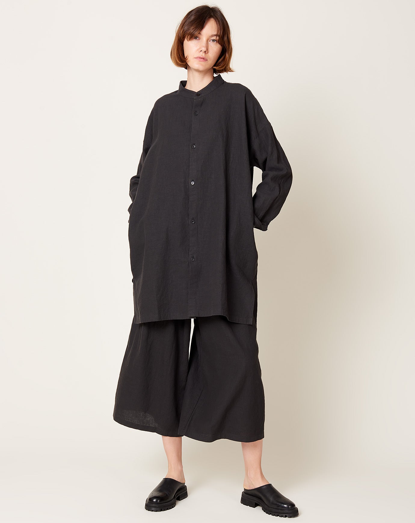 evam eva Water Linen Tunic in Sumi