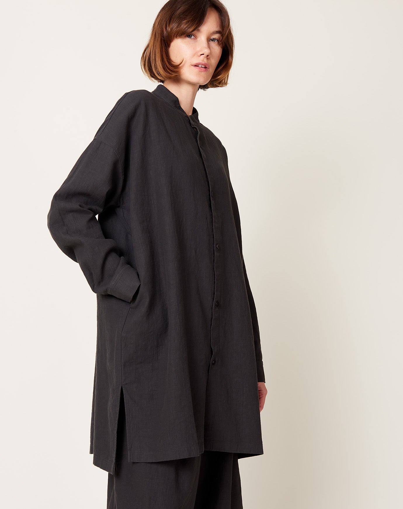 evam eva Water Linen Tunic in Sumi