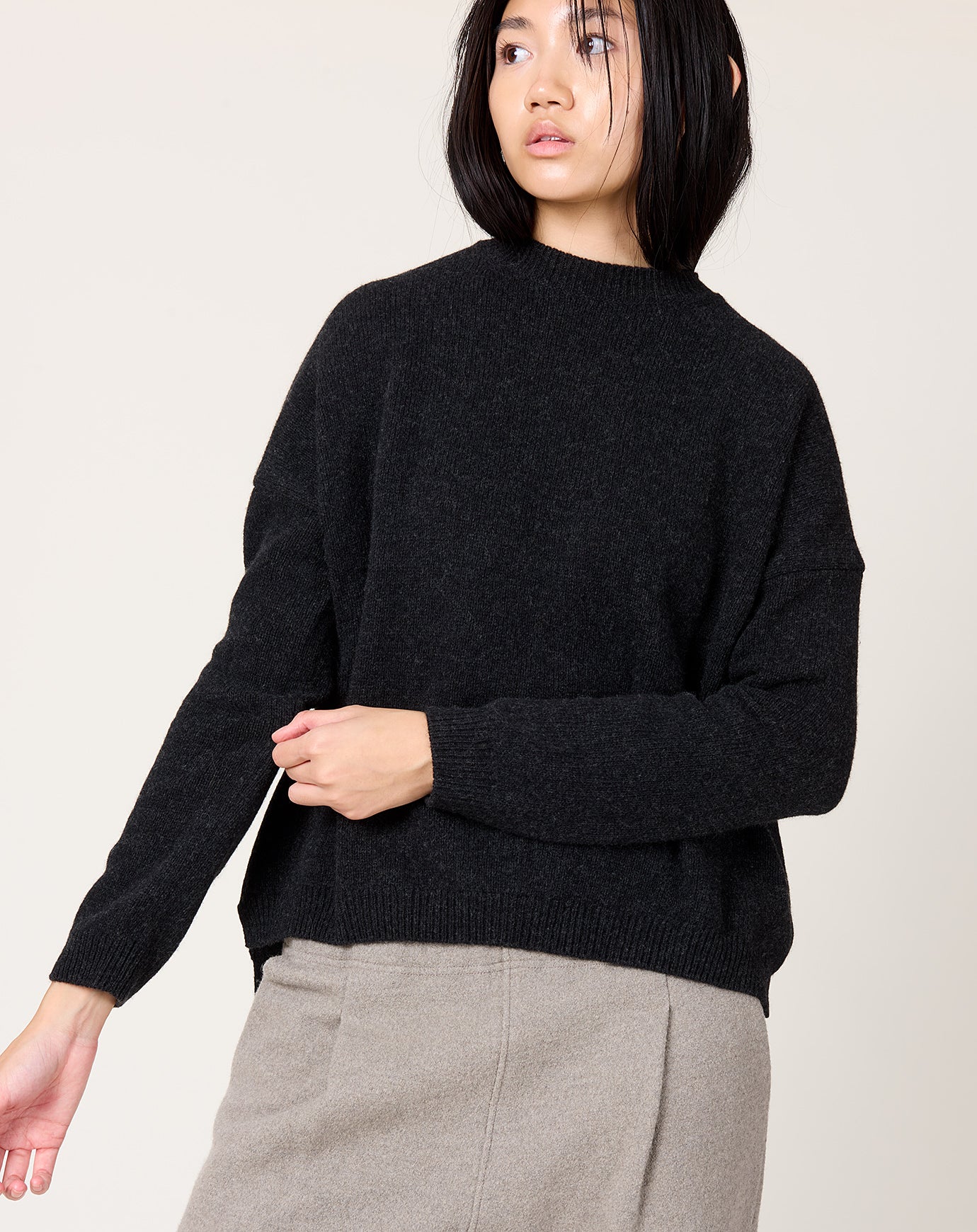 evam eva Wool Fox Pullover in Charcoal