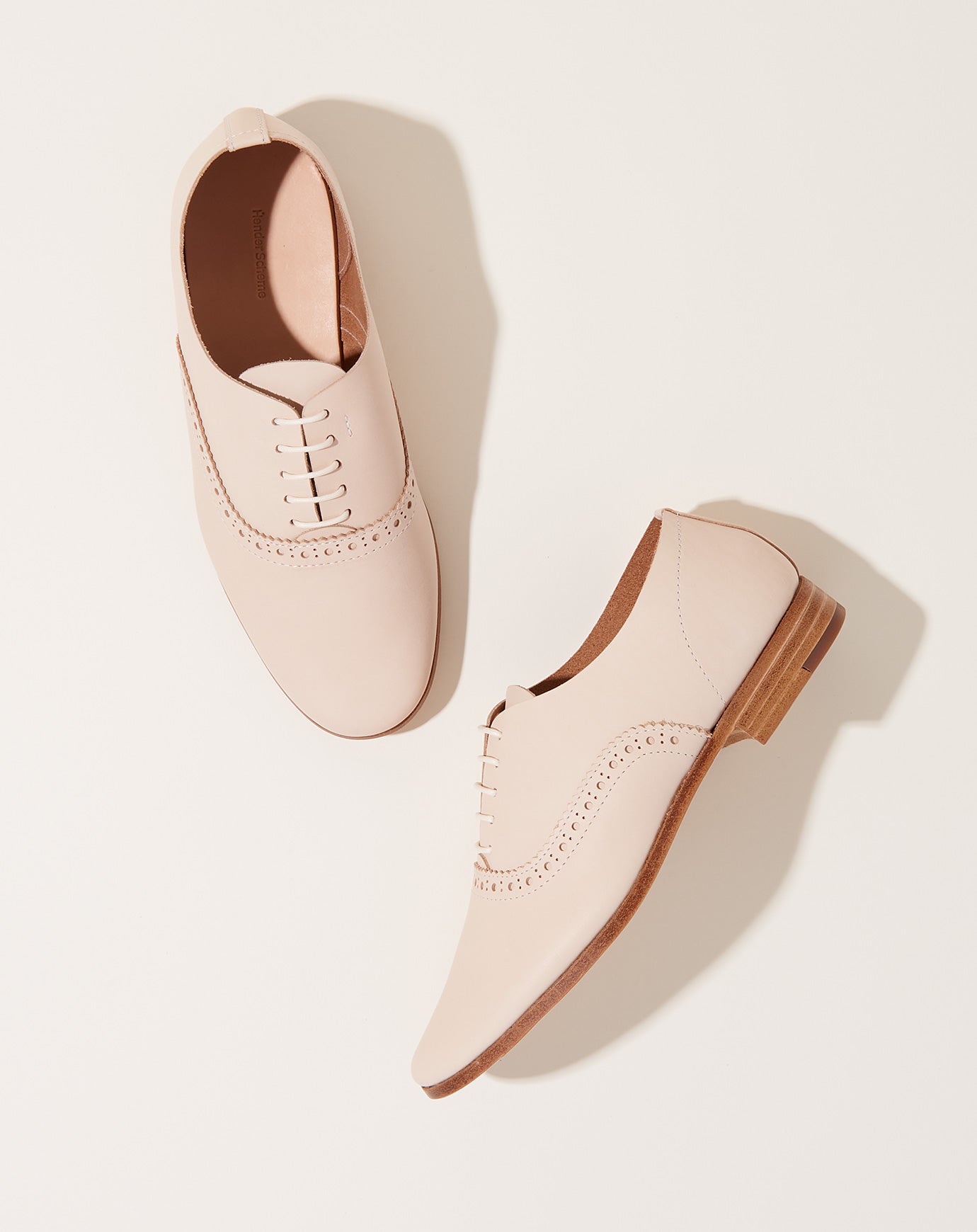 Hender Scheme Brogue Oxford in Natural