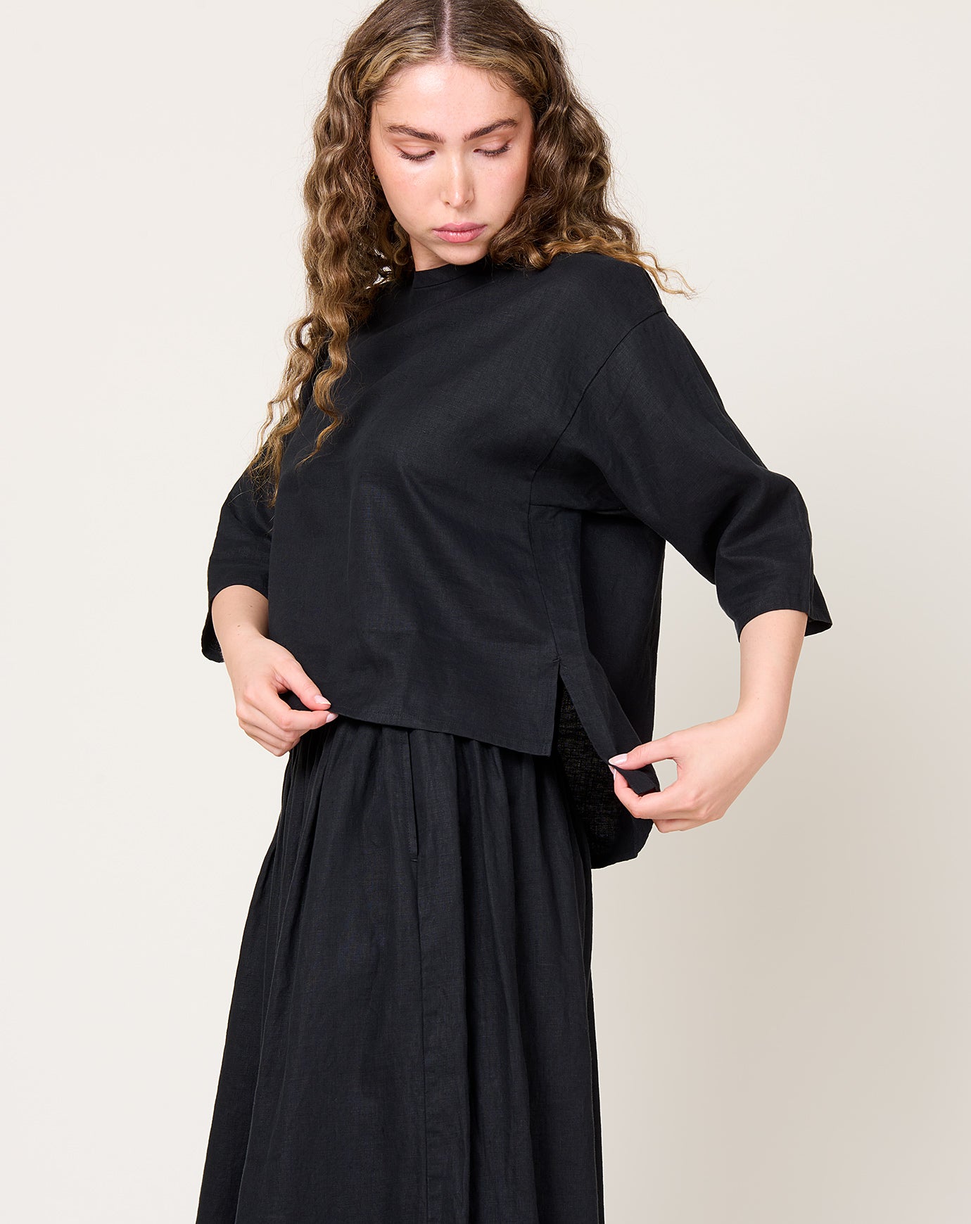 Ichi Antiquités Color Linen Pullover Blouse in Black