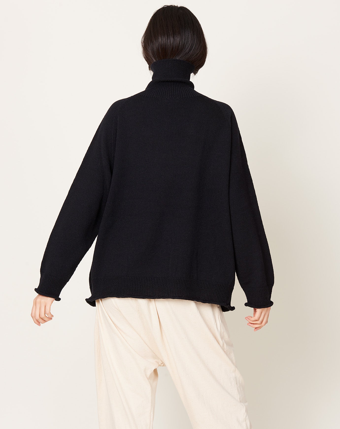 Ichi Antiquités Whole Garment Turtleneck Pullover in Black