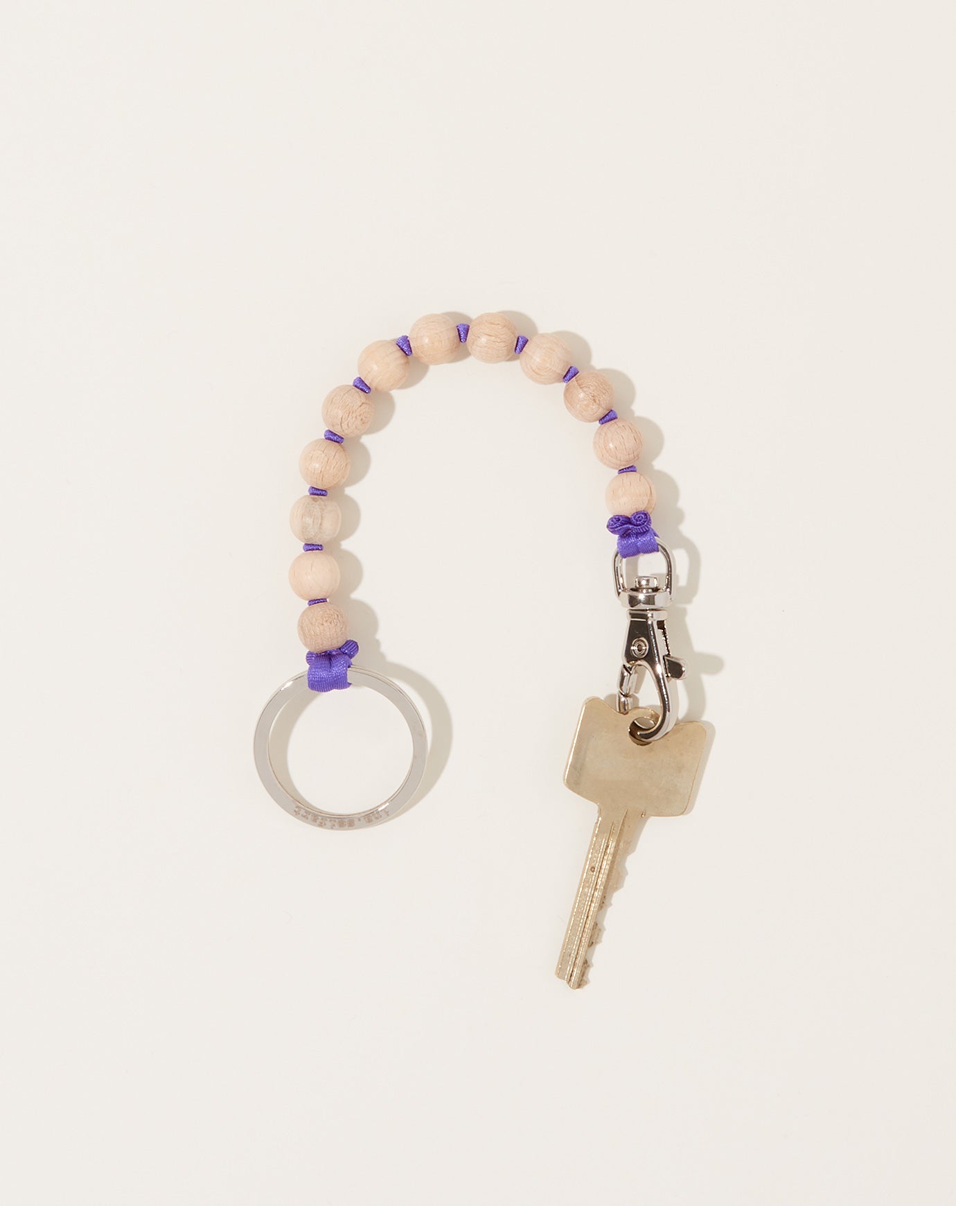 Ina Seifart Perlen Short Keyholder in Natural on Purple